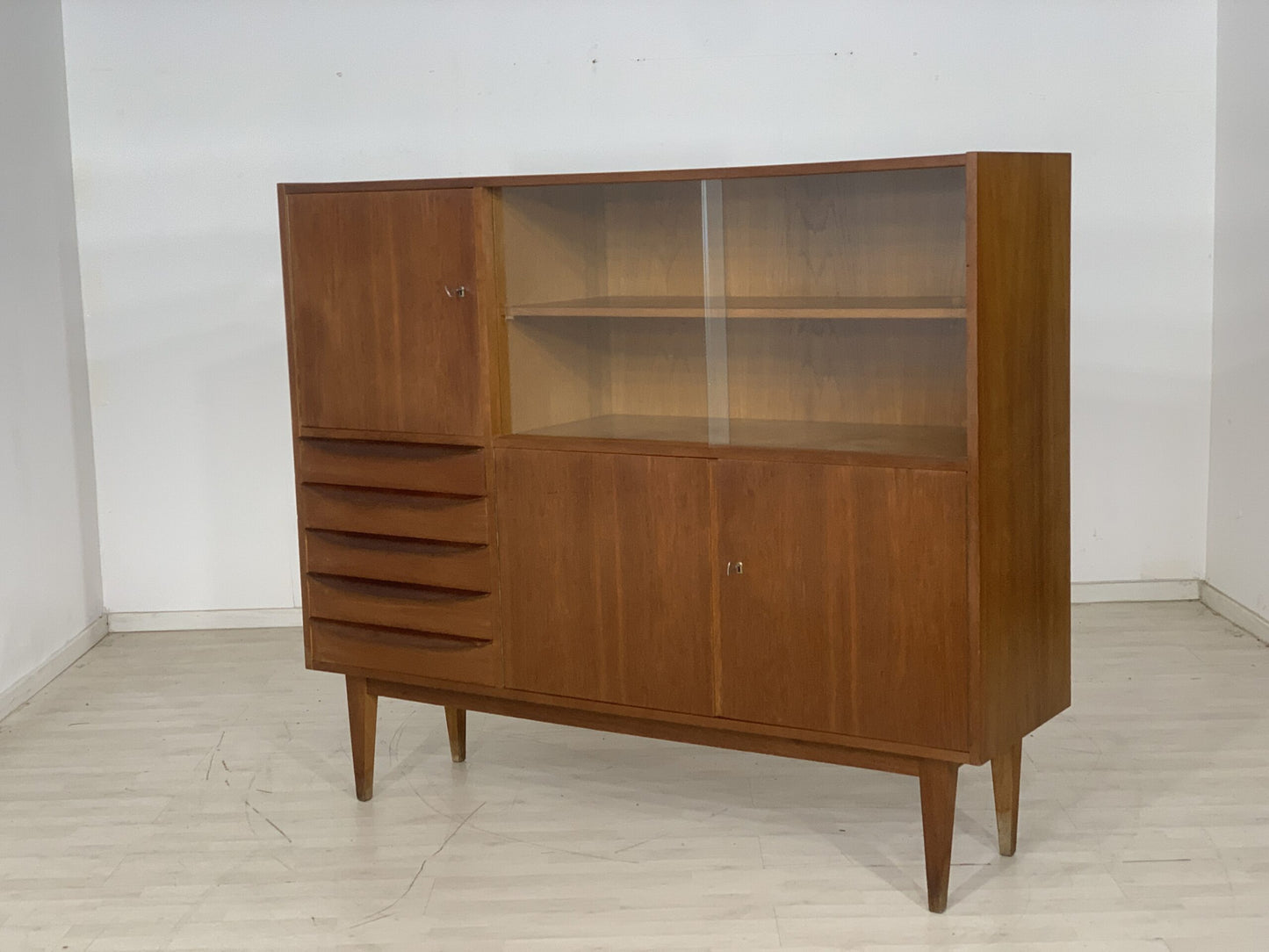 MID CENTURY HELLERAU HIGHBOARD SCHRANK WOHNZIMMERSCHRANK KÜCHENSCHRANK FLURSCHRANK VINTAGE