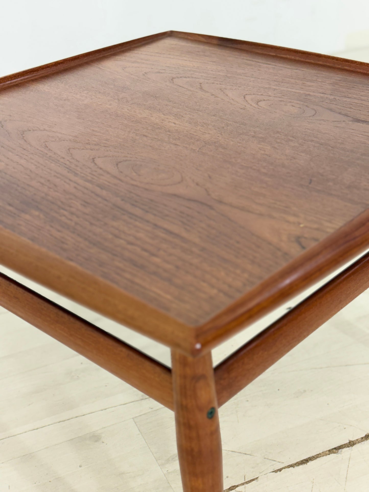 Danish Design Mid-Century Beistelltisch / Teak Couchtisch / 60er Jahre Beistelltisch / Danish Teak Couchtisch / Designer: Grete Jalk / Hersteller: Glostrup Møbelfabrik