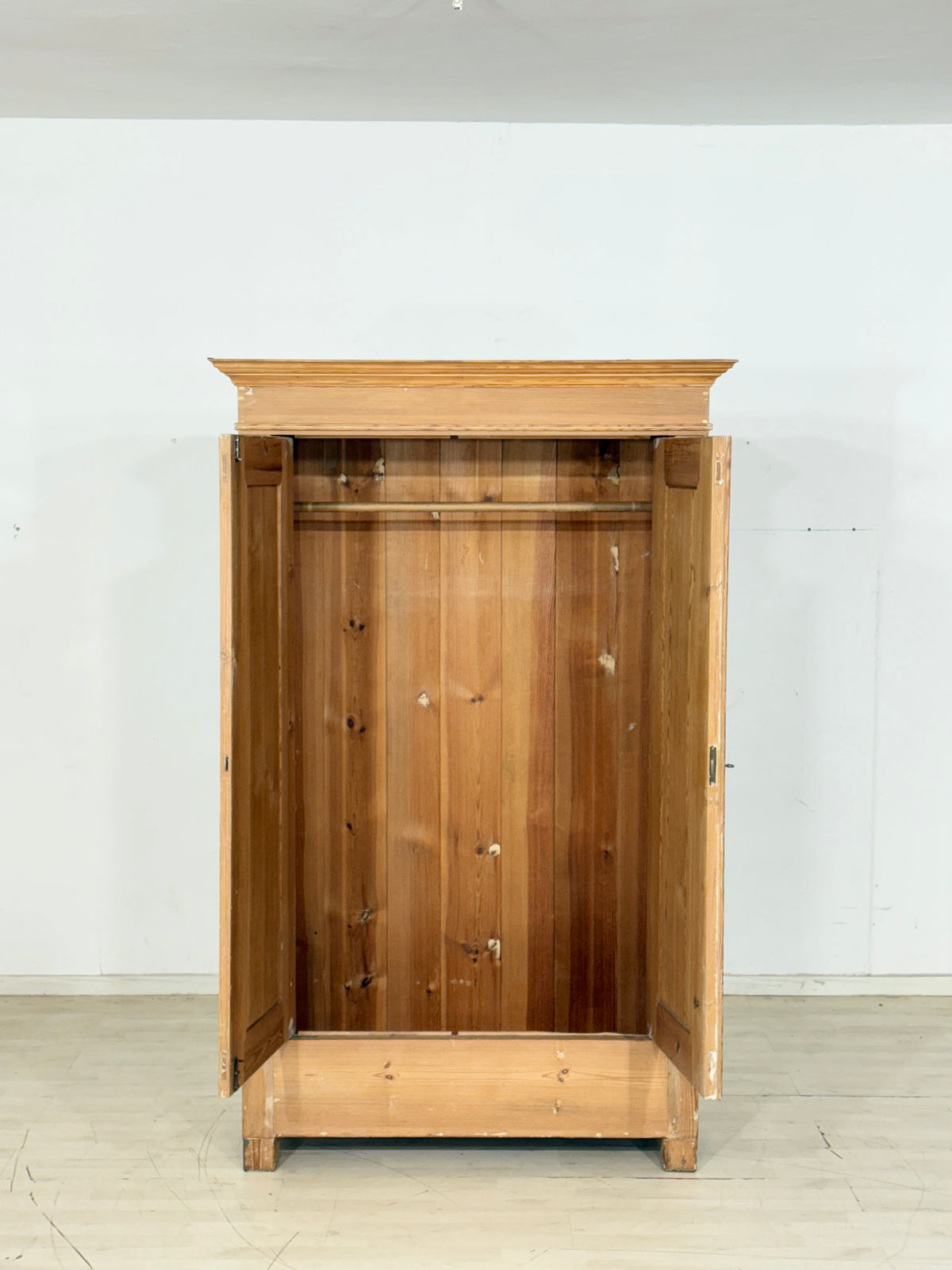 Gründerzeit / Holz Schrank / Kleiderschrank / Wäscheschrank um 1900