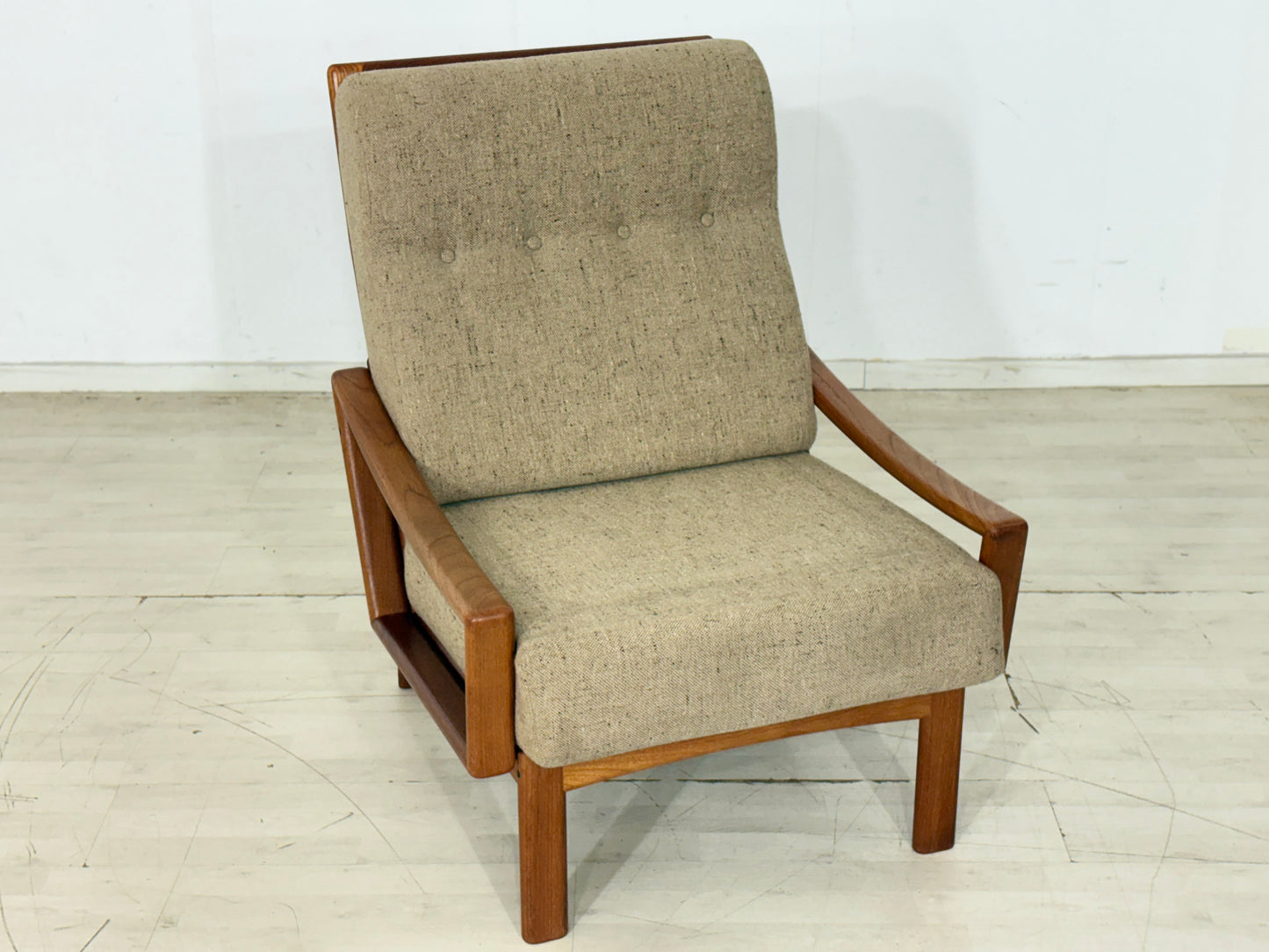 Danish Design Mid-Century Armlehnsessel / Teak Sessel / 60er Jahre Armlehnsessel / Danish Teak Sessel / Designer: Grete Jalk / Hersteller: Glostrup Møbelfabrik