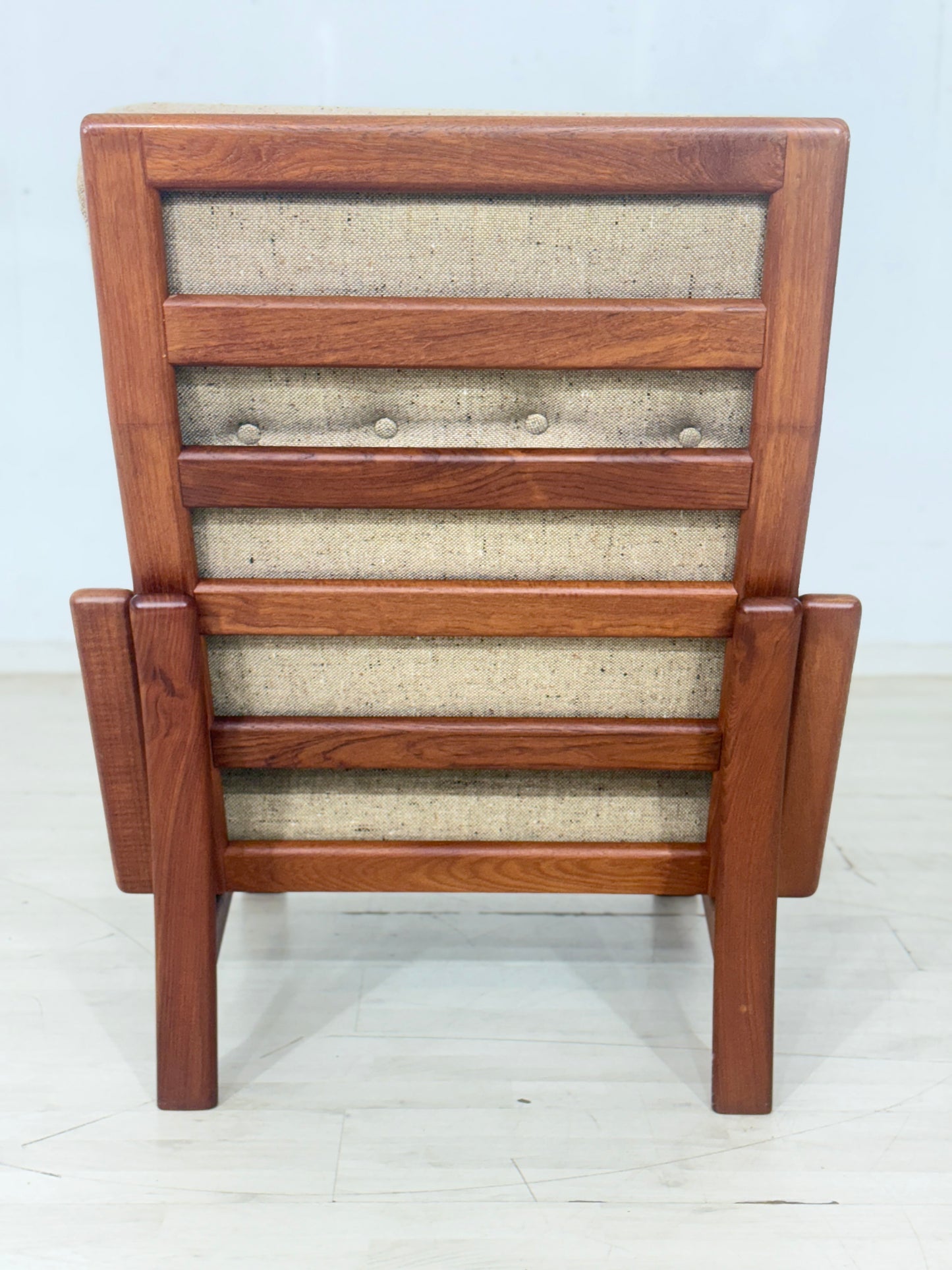 Danish Design Mid-Century Armlehnsessel / Teak Sessel / 60er Jahre Armlehnsessel / Danish Teak Sessel / Designer: Grete Jalk / Hersteller: Glostrup Møbelfabrik