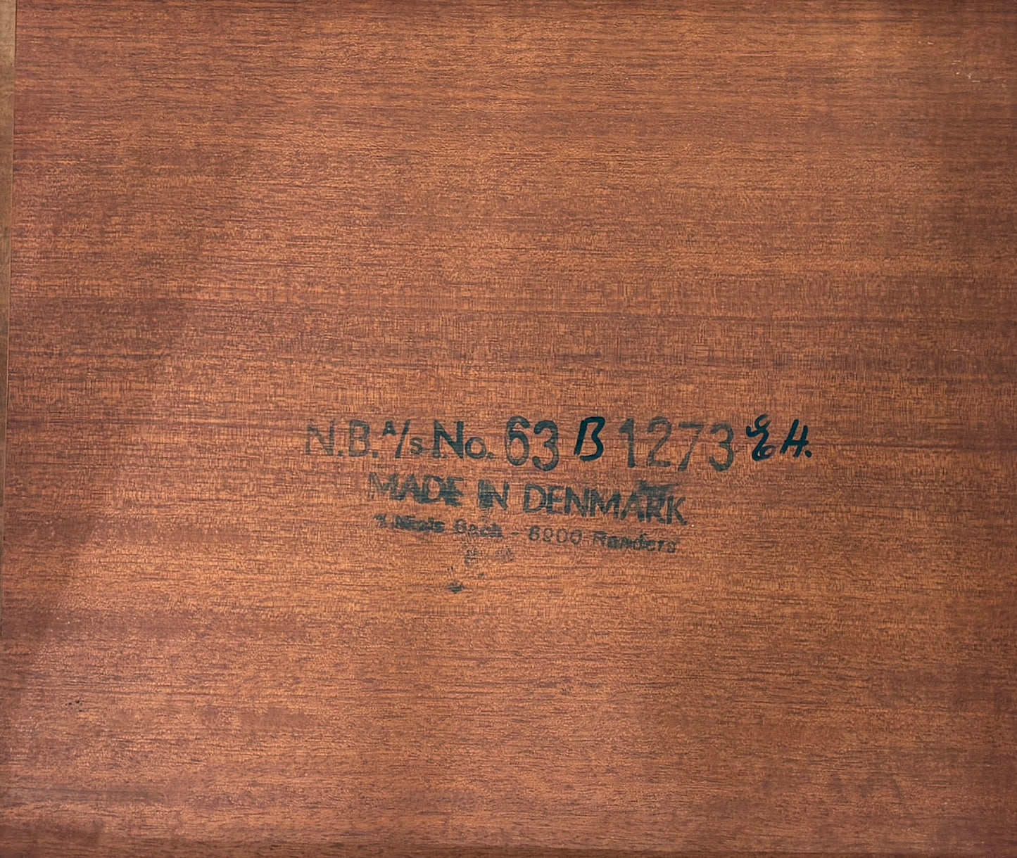 Danish Design Mid-Century Beistelltisch / Teak Couchtisch / 60er Jahre Beistelltisch / Danish Teak Couchtisch / Designer: Niels Bach
