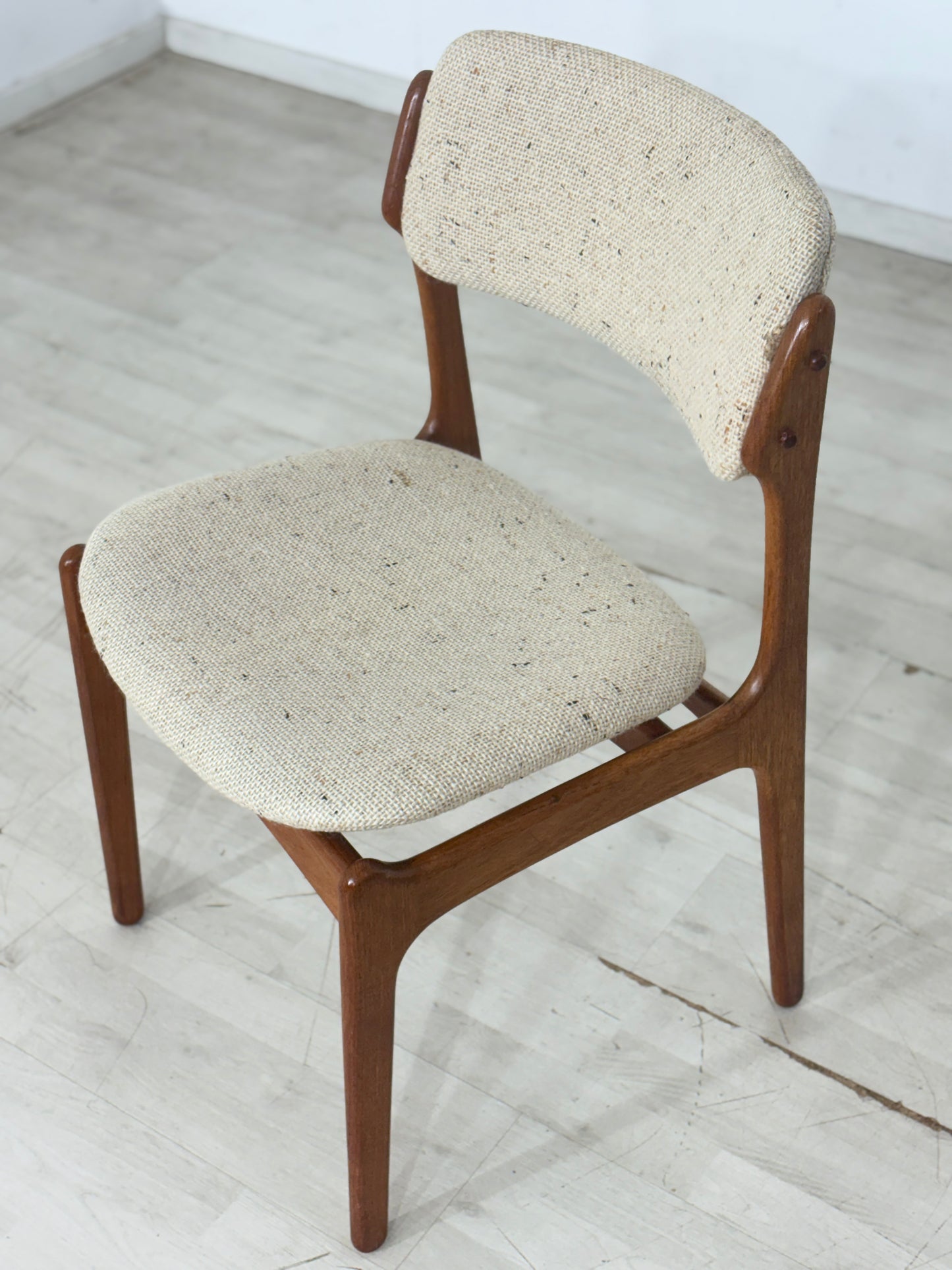 4er Set Danish Design Mid-Century Stuhl / Teak Esszimmerstuhl / 60er Jahre Küchenstuhl / Danish Teak Wohnzimmerstuhl / Designer: Erik Buch / Hersteller: O.D. Møbler A/S