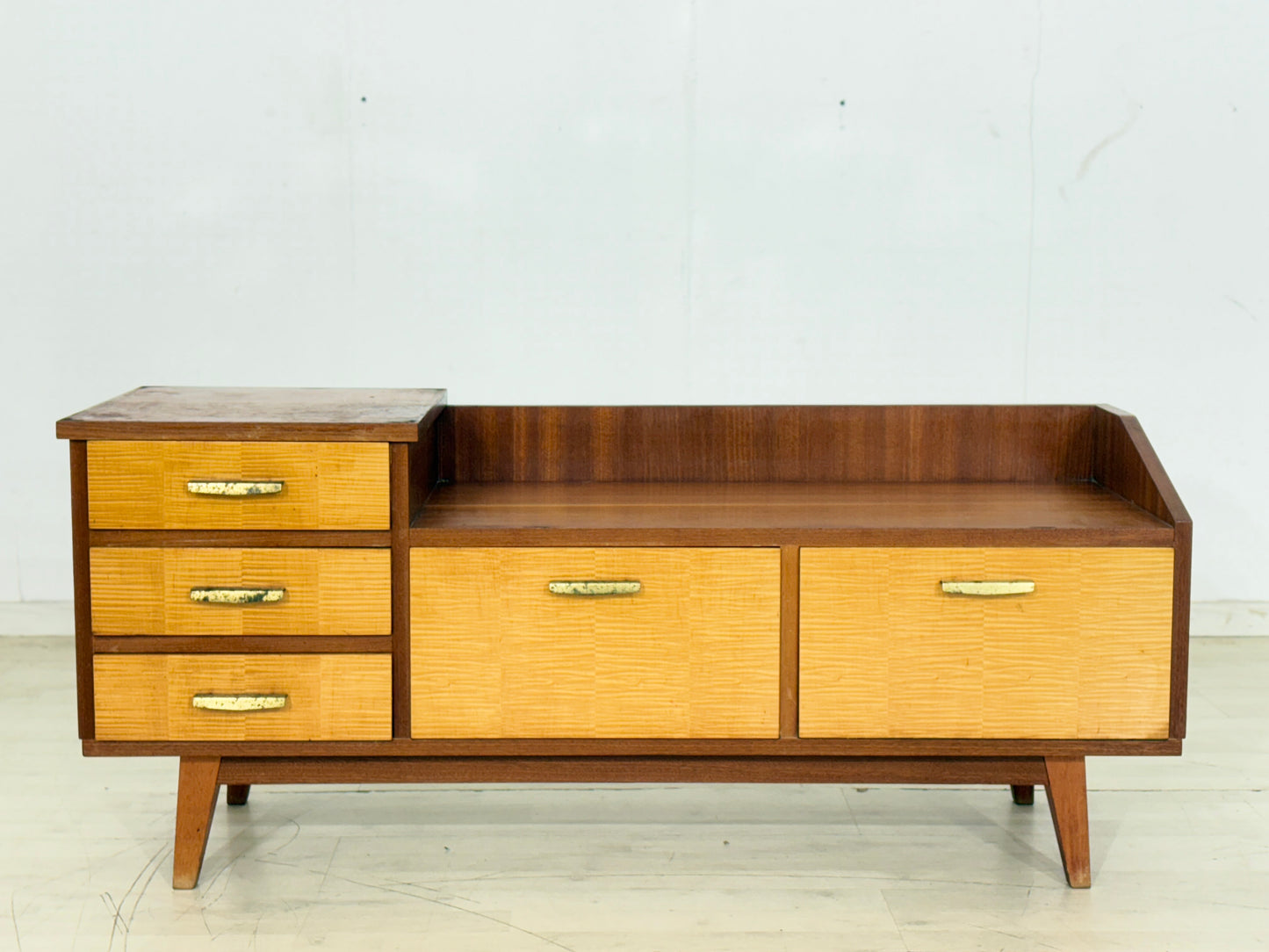 Sehr schöne Vintage Kommode / Sideboard / Frisierkommode / Flurschrank / Schlafzimmerschrank