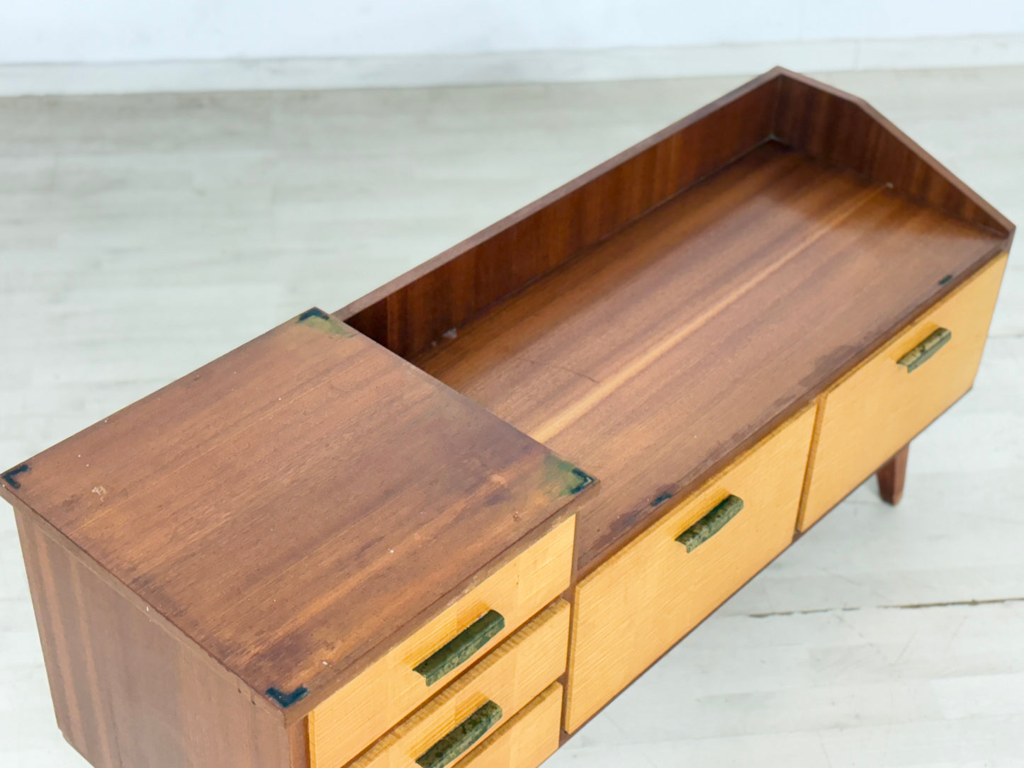 Sehr schöne Vintage Kommode / Sideboard / Frisierkommode / Flurschrank / Schlafzimmerschrank