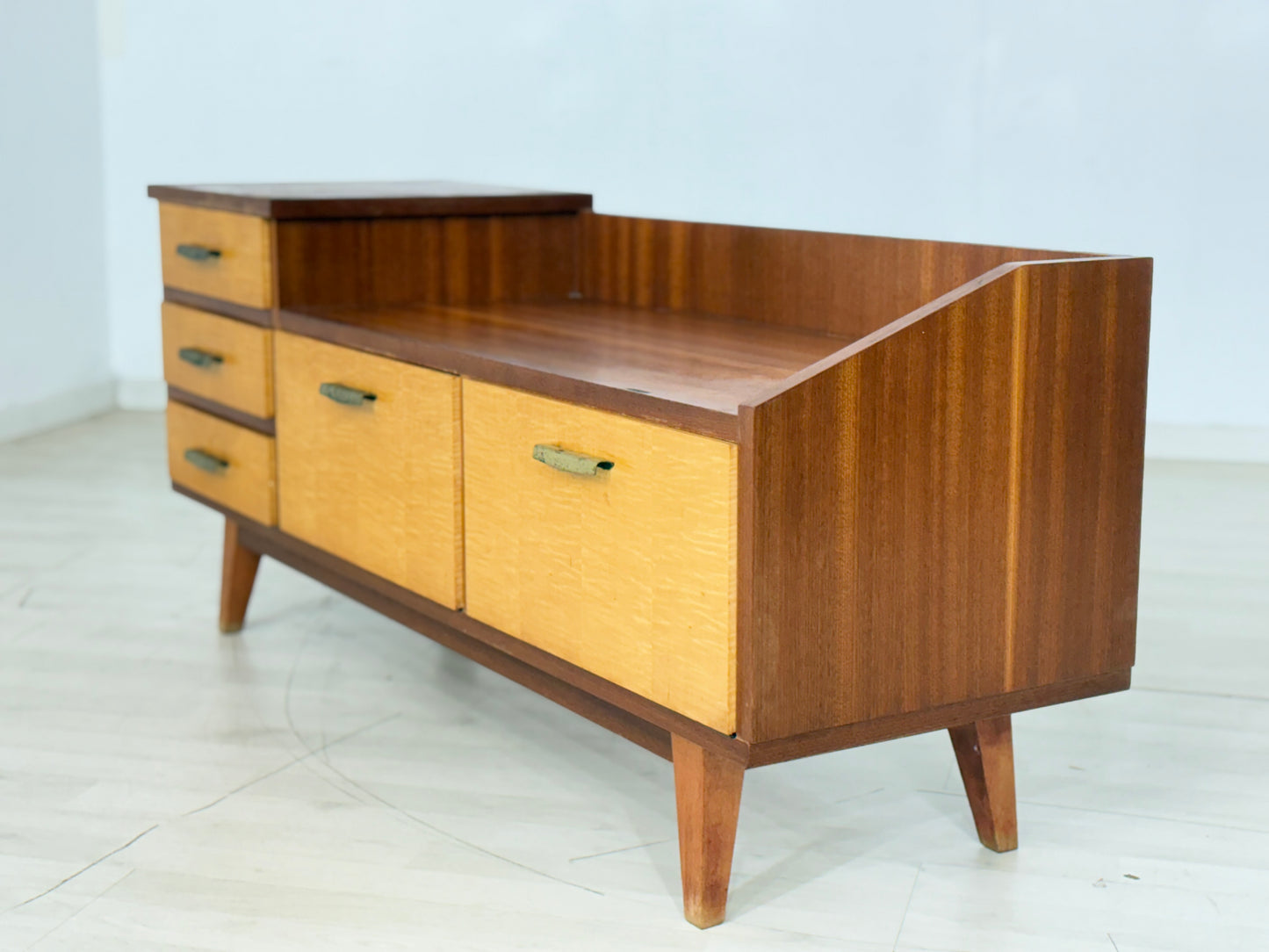 Sehr schöne Vintage Kommode / Sideboard / Frisierkommode / Flurschrank / Schlafzimmerschrank