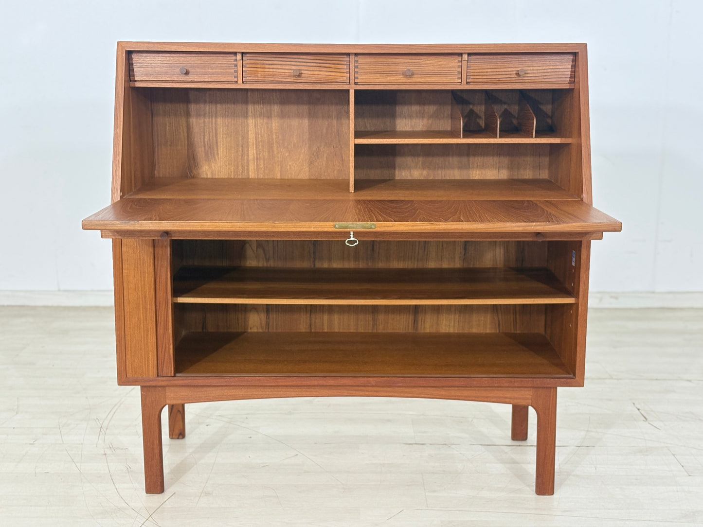 Danish Design Mid-Century Sekretärtisch / Teak Schreibsekretär / 60er Jahre Schreibtisch / Danish Teak Sekretär / Designer: Bernhard Pedersen & Søn / Hersteller: Eskilstrup-Falster Møbelfabrik
