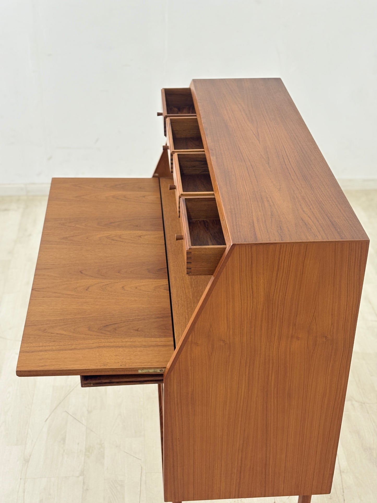 Danish Design Mid-Century Sekretärtisch / Teak Schreibsekretär / 60er Jahre Schreibtisch / Danish Teak Sekretär / Designer: Bernhard Pedersen & Søn / Hersteller: Eskilstrup-Falster Møbelfabrik