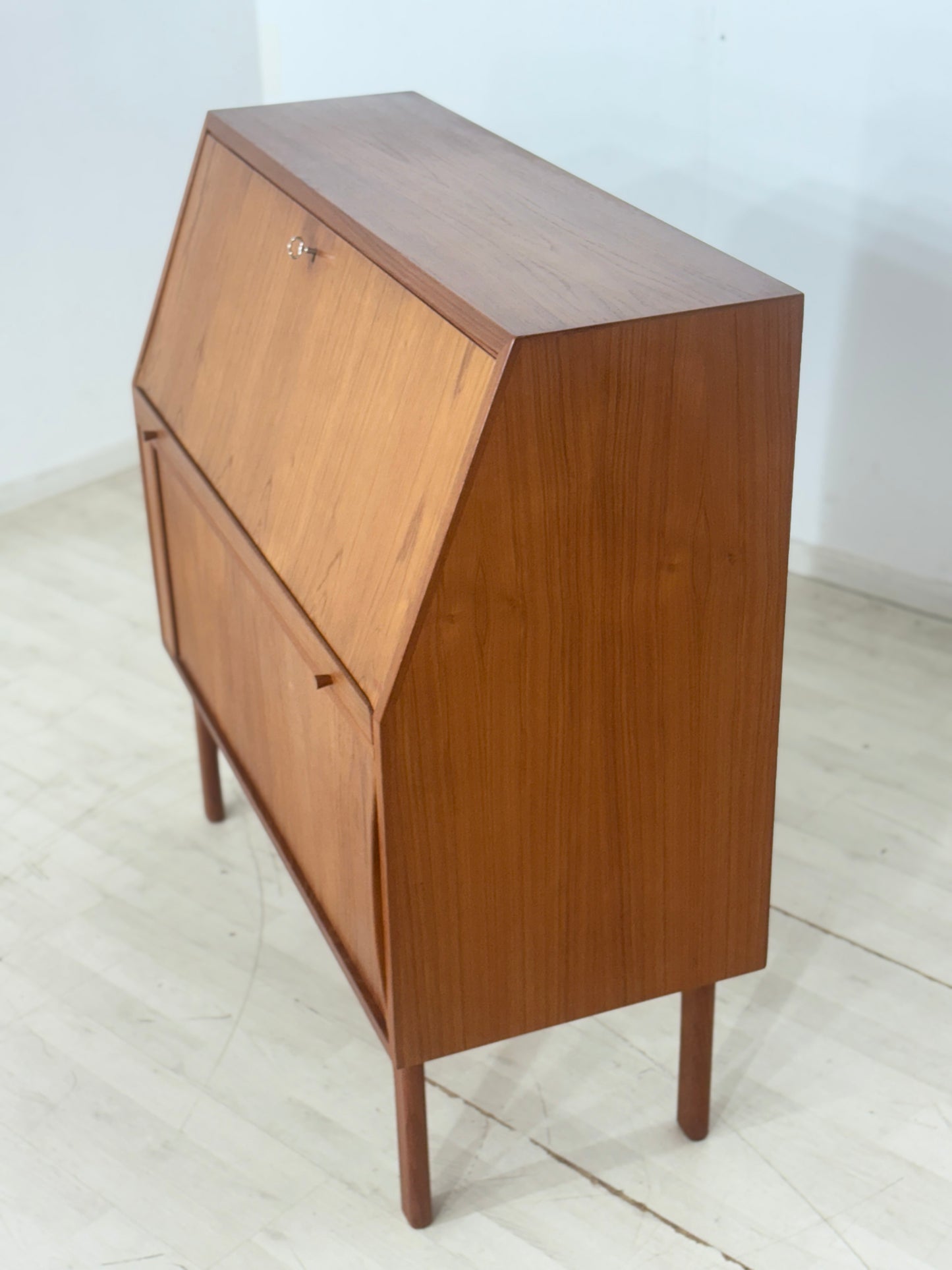 Danish Design Mid-Century Sekretärtisch / Teak Schreibsekretär / 60er Jahre Schreibtisch / Danish Teak Sekretär / Designer: Bernhard Pedersen & Søn / Hersteller: Eskilstrup-Falster Møbelfabrik