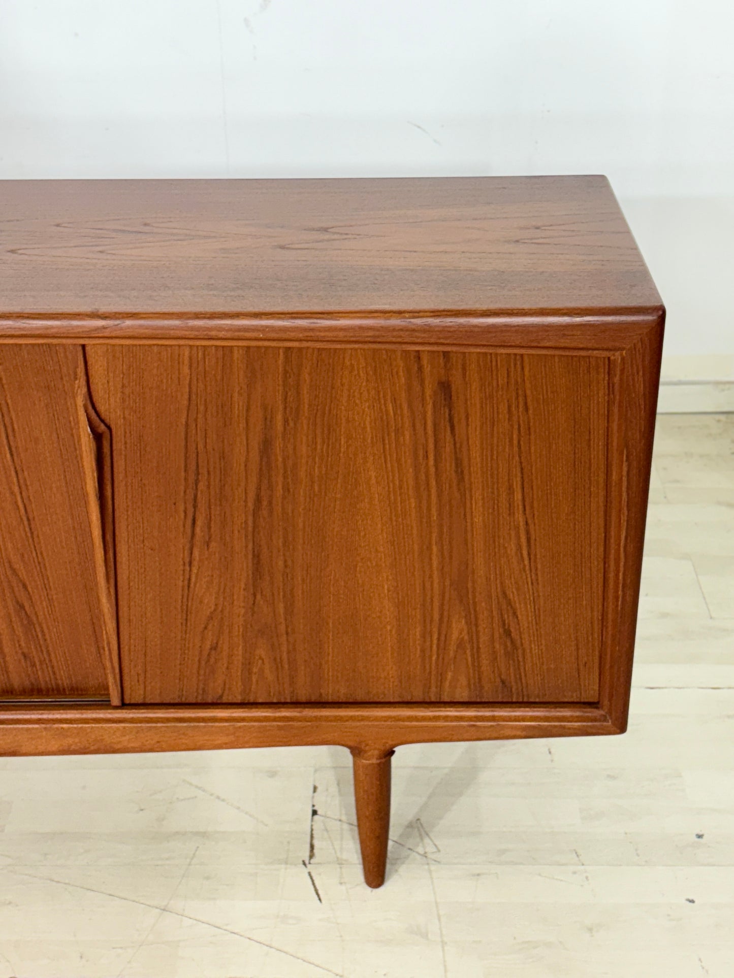 Danish Design Mid-Century Sideboard / Teak Sideboard / 60er Jahre Sideboard / Danish Teak Sekretär / Designer: Gunni Omann / Hersteller: Axel Christiansen Odder Møbel (ACO)