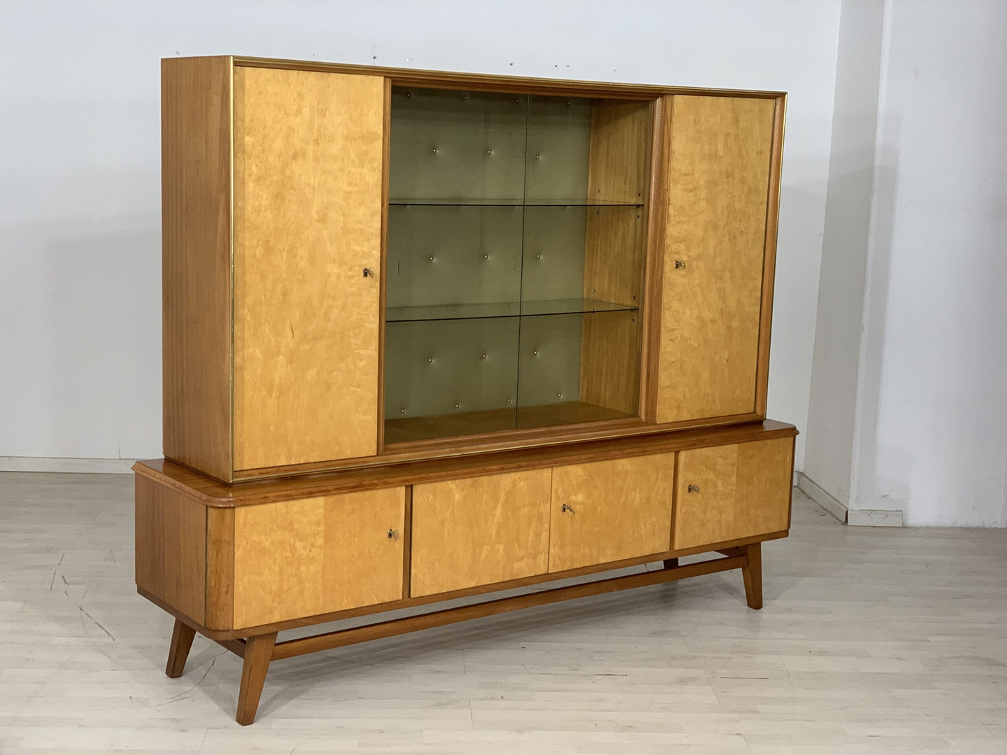 MID CENTURY HIGHBOARD GESCHIRRSCHRANK WOHNZIMMERSCHRANK SCHRANK VINTAGE