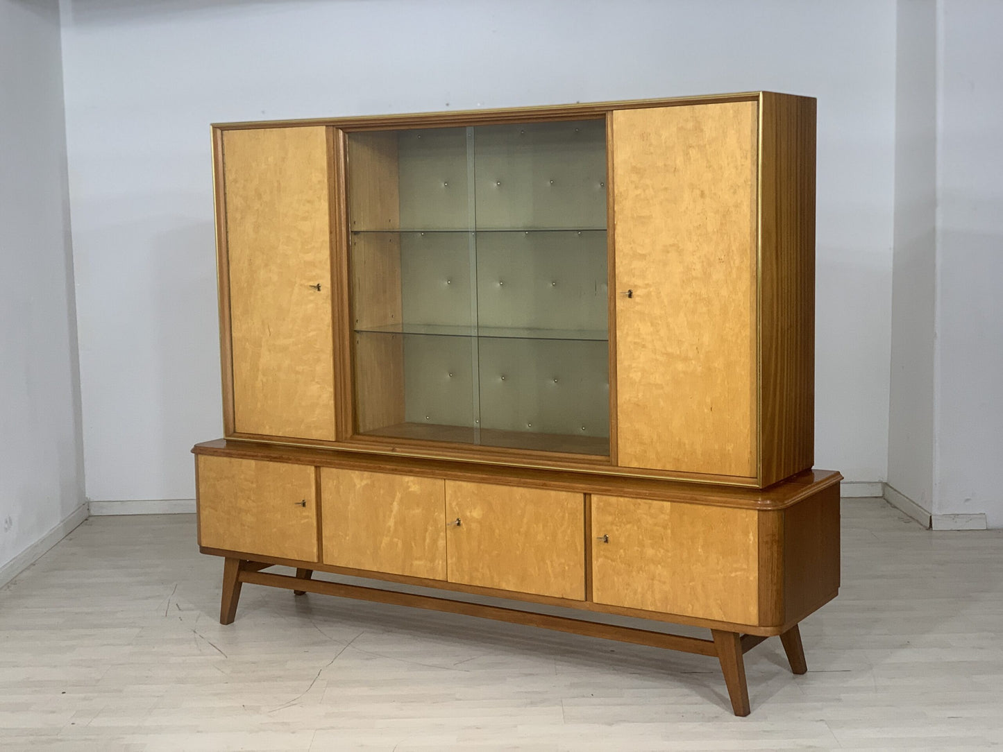 MID CENTURY HIGHBOARD GESCHIRRSCHRANK WOHNZIMMERSCHRANK SCHRANK VINTAGE