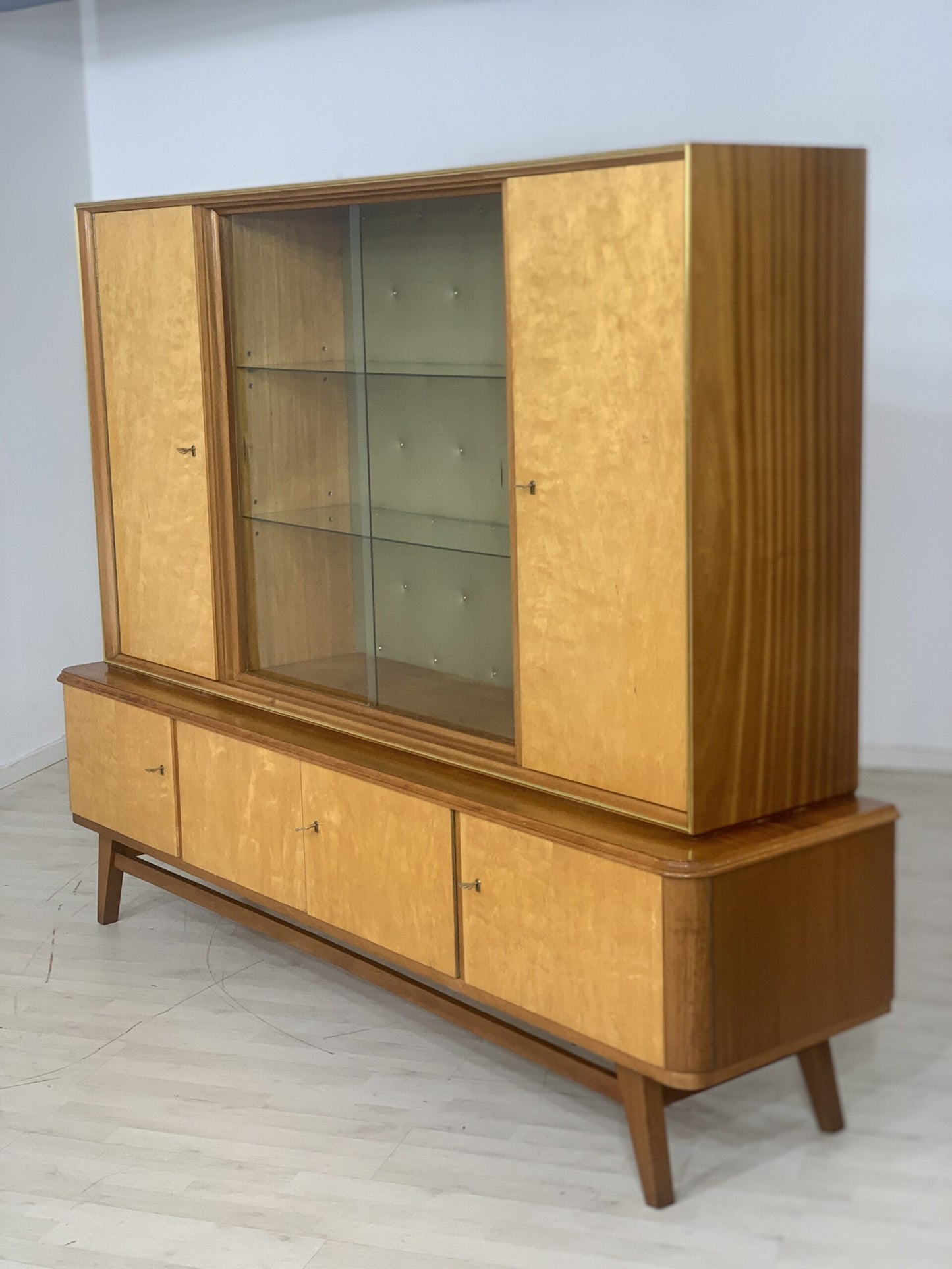 MID CENTURY HIGHBOARD GESCHIRRSCHRANK WOHNZIMMERSCHRANK SCHRANK VINTAGE