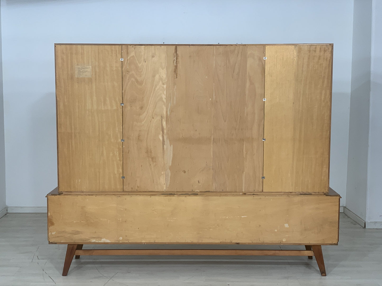 MID CENTURY HIGHBOARD GESCHIRRSCHRANK WOHNZIMMERSCHRANK SCHRANK VINTAGE