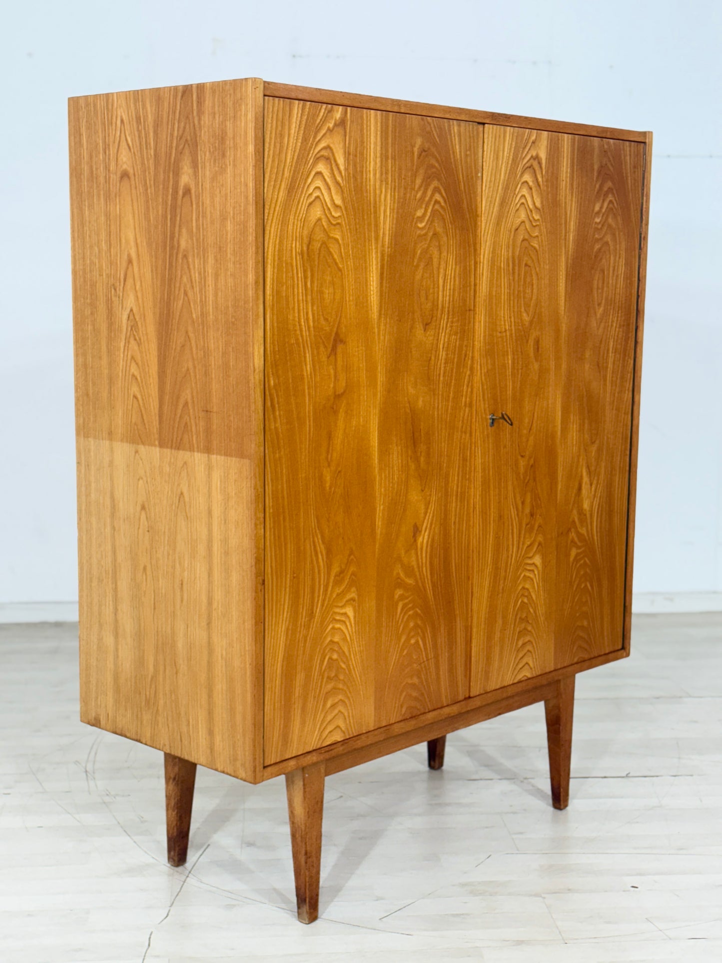 Vintage Hellerau Wäscheschrank Highboard Fächerschrank Schrank Mid-Century