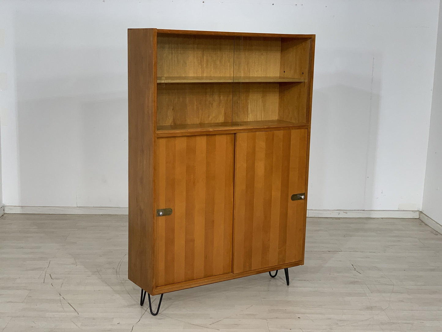 MID CENTURY HIGHBOARD SCHUHSCHRANK FLURSCHRANK ANRICHTE WOHNZIMMERSCHRANK VINTAGE