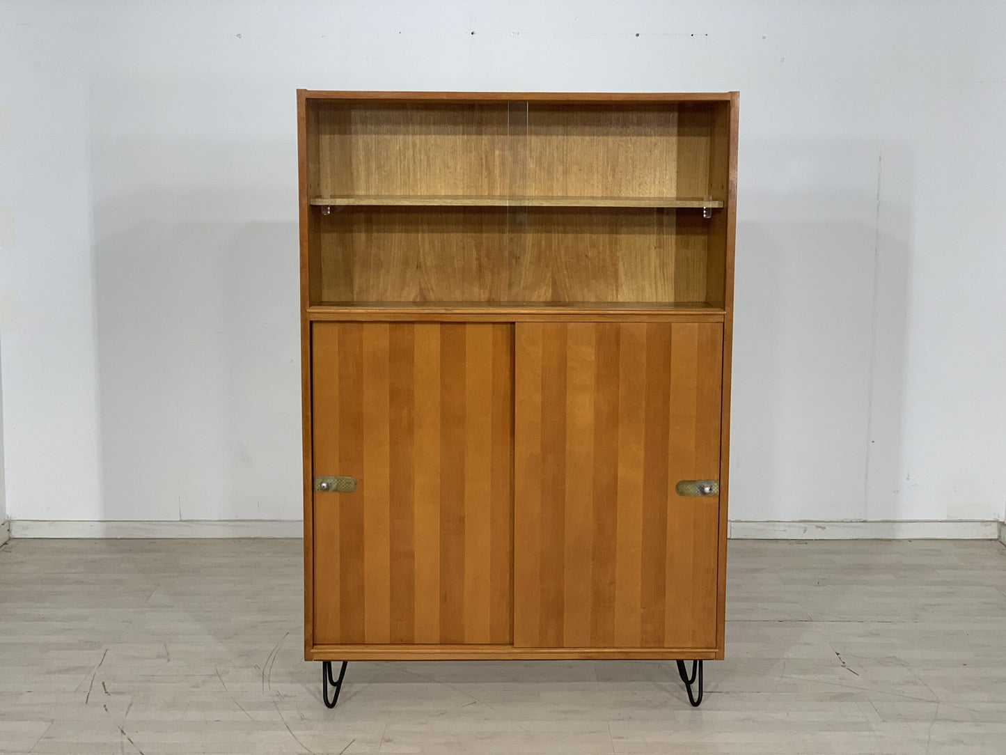 MID CENTURY HIGHBOARD SCHUHSCHRANK FLURSCHRANK ANRICHTE WOHNZIMMERSCHRANK VINTAGE