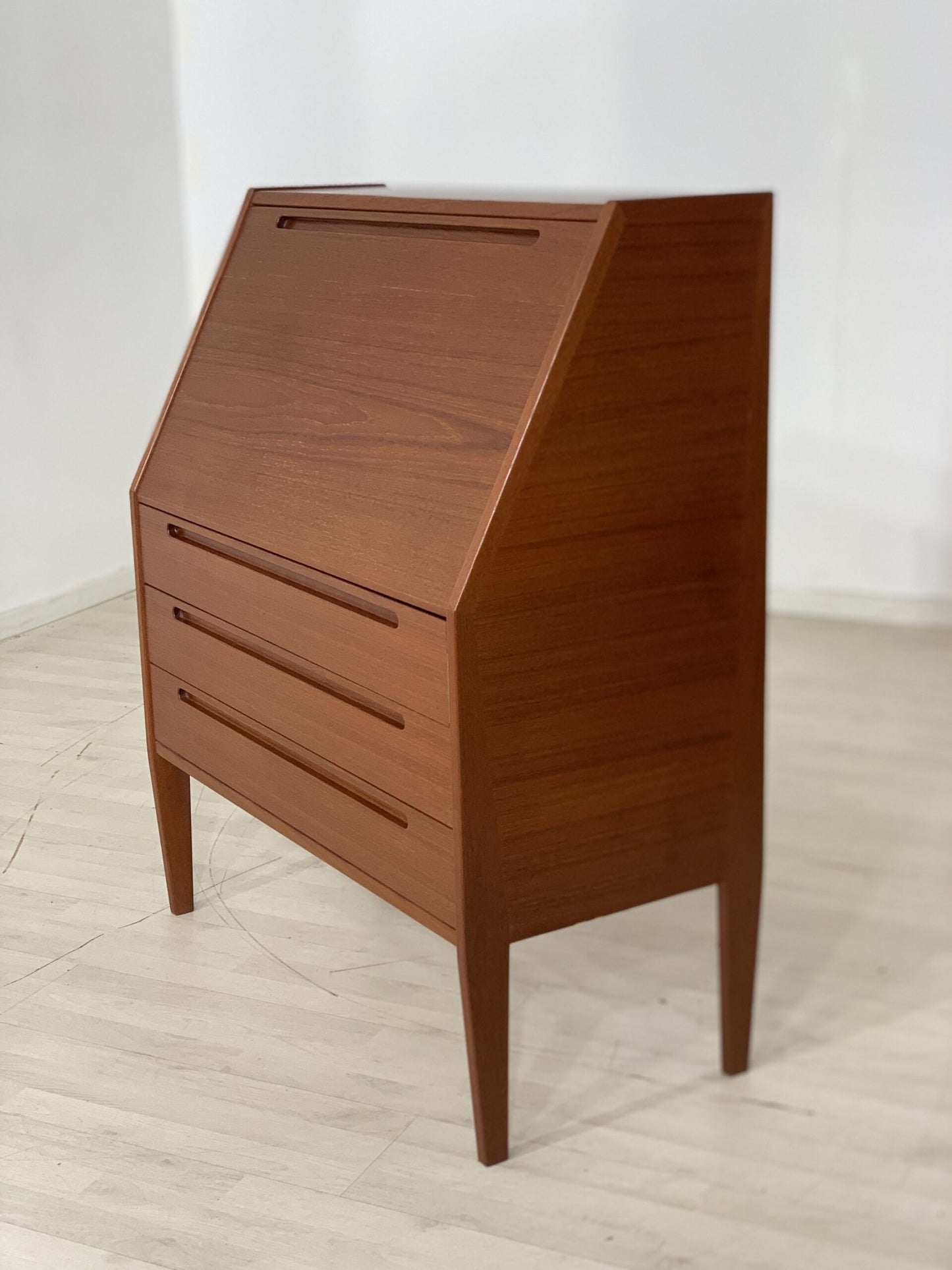 BUREAU DE SECRÉTAIRE DANOIS EN TECK, COMMODE DE BUREAU KAI KRISTIANSEN