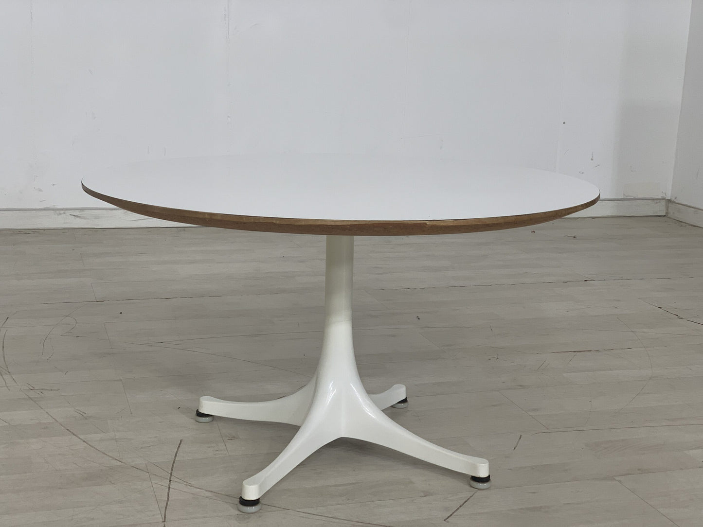 TABLE BASSE VITRA