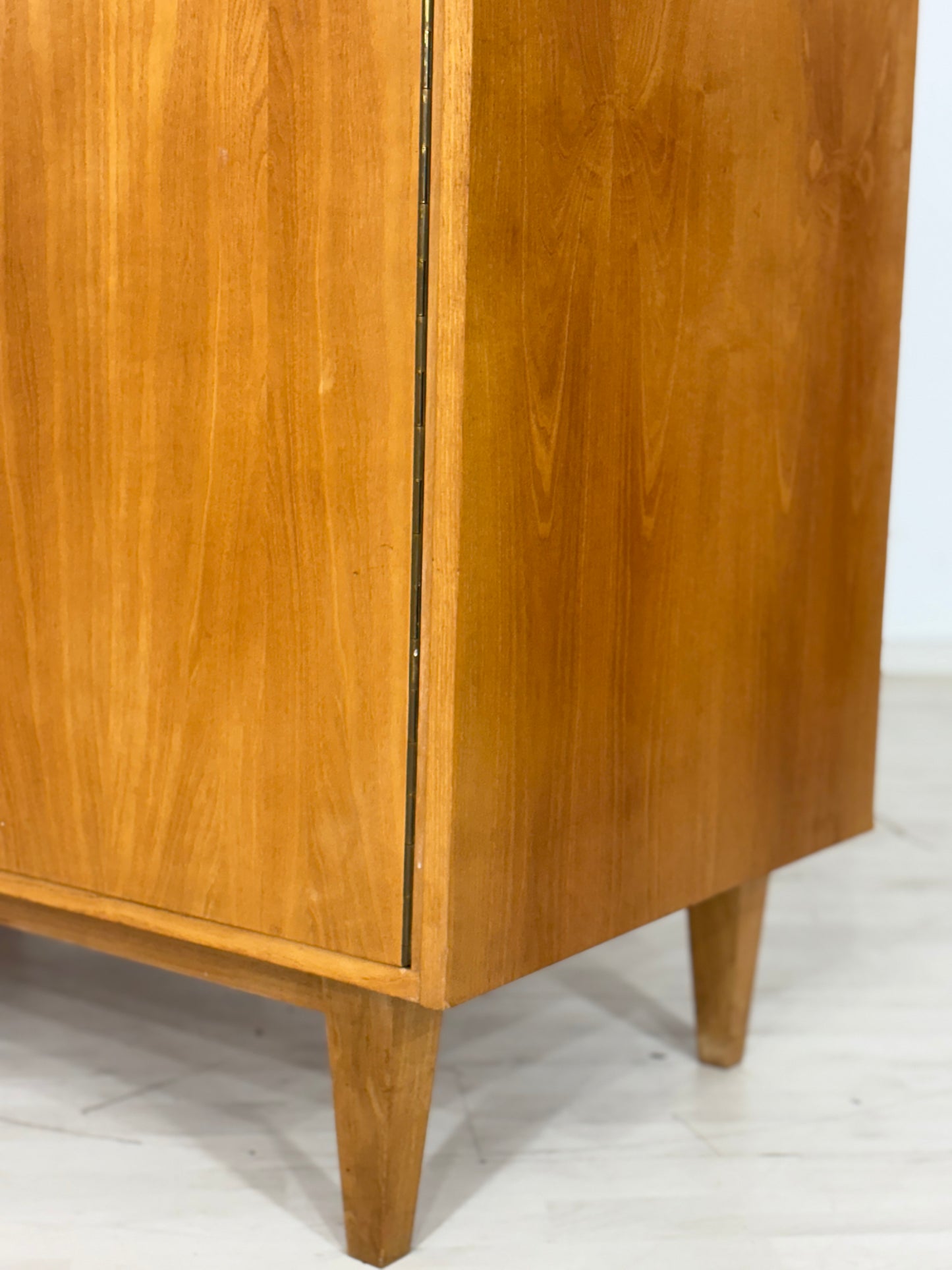 Sehr schöner Vintage Kleiderschrank Holz Schrank Wäscheschrank Schlafzimmerschrank Mid-Century