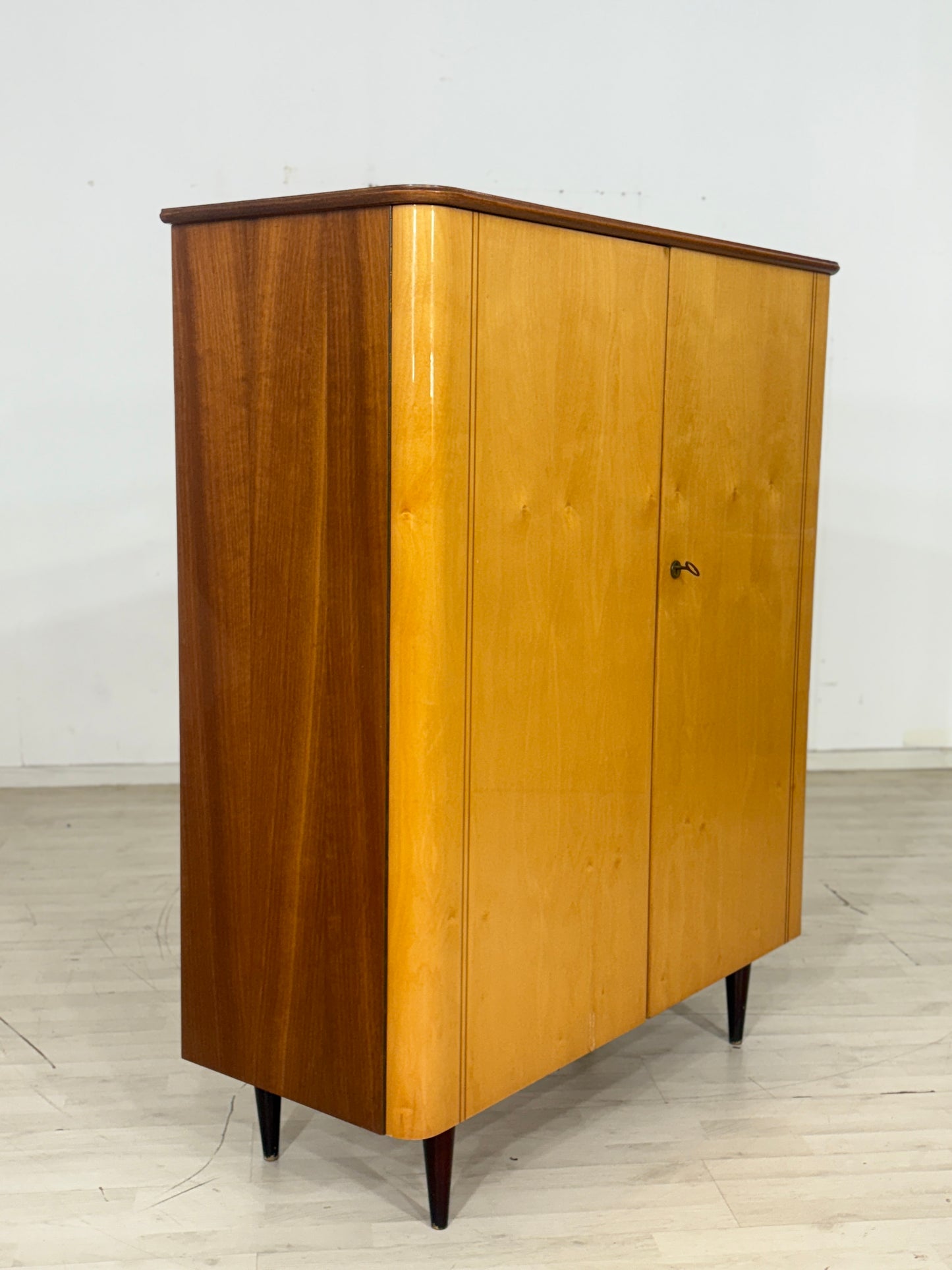 Sehr schöner Vintage Wäscheschrank / Schrank / Waschkommode / Mid-Century Highboard