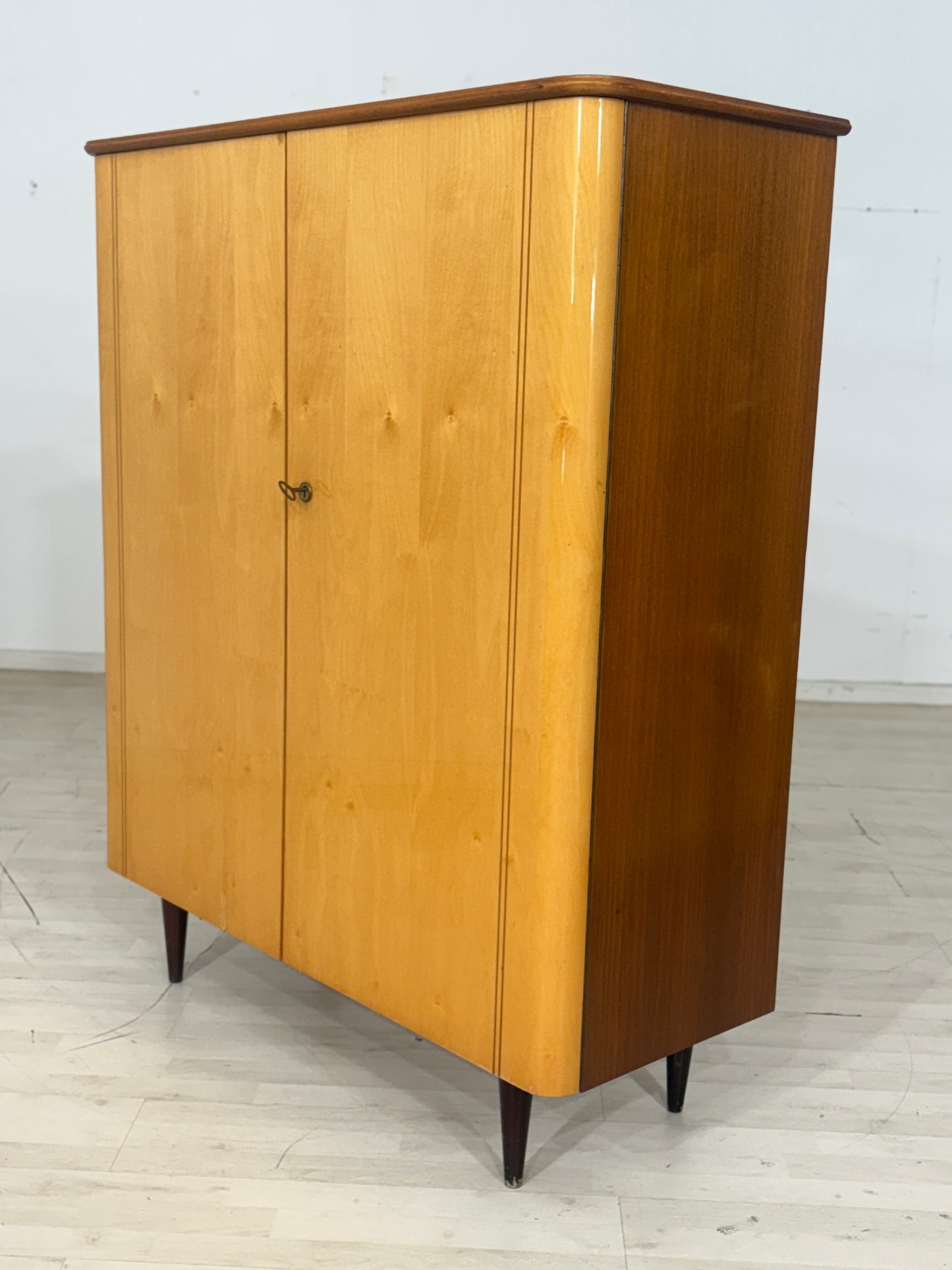Sehr schöner Vintage Wäscheschrank / Schrank / Waschkommode / Mid-Century Highboard