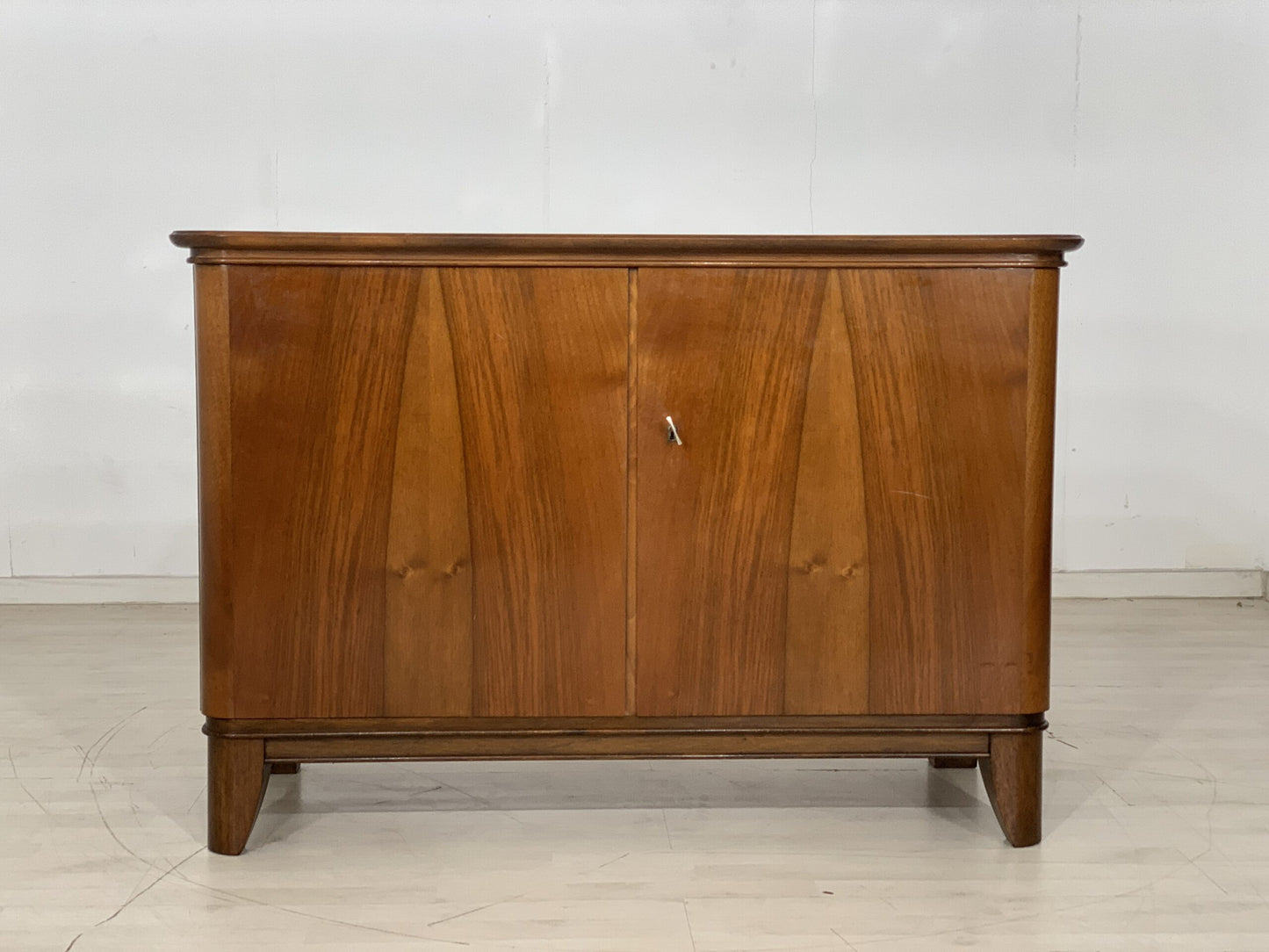 60s MID CENTURY CHEST OF DRAWERS SIDEBOARD CABINET HALLWAY CABINET VINTAGE