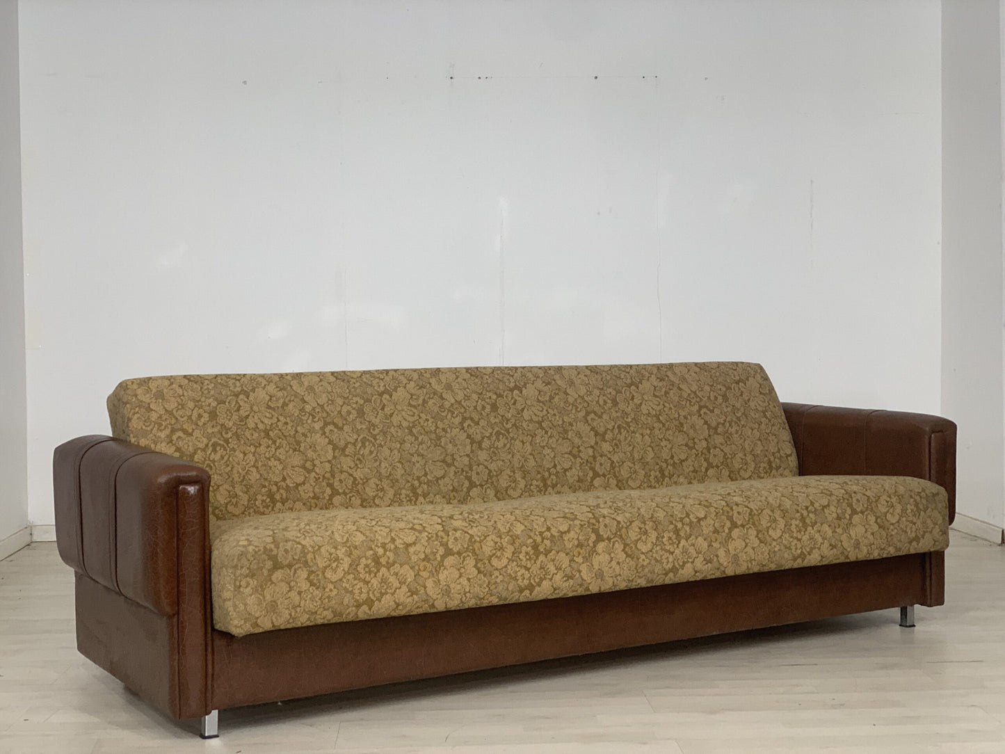 MID-CENTURY SOFA