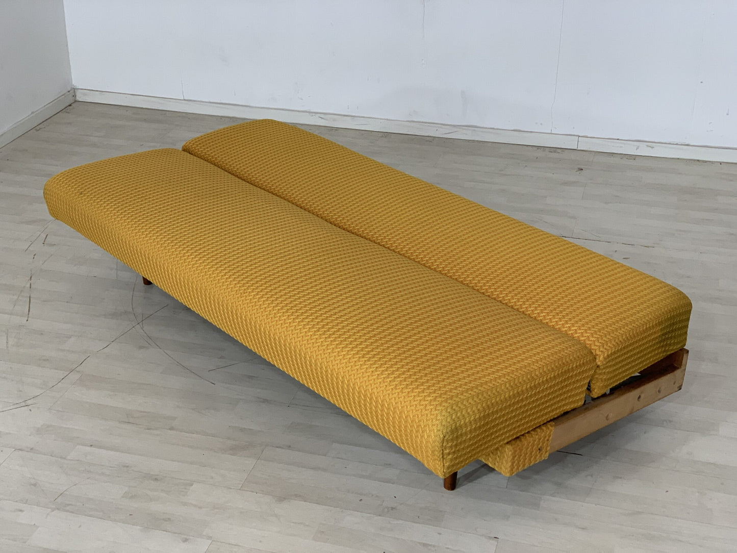 MID-CENTURY SOFA