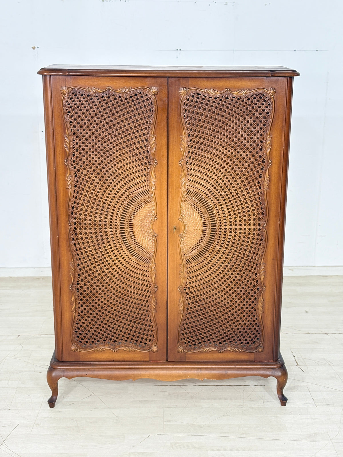 Chippendale Schrank / Vintage Schrank / Wohnzimmerschrank – 60er Jahre