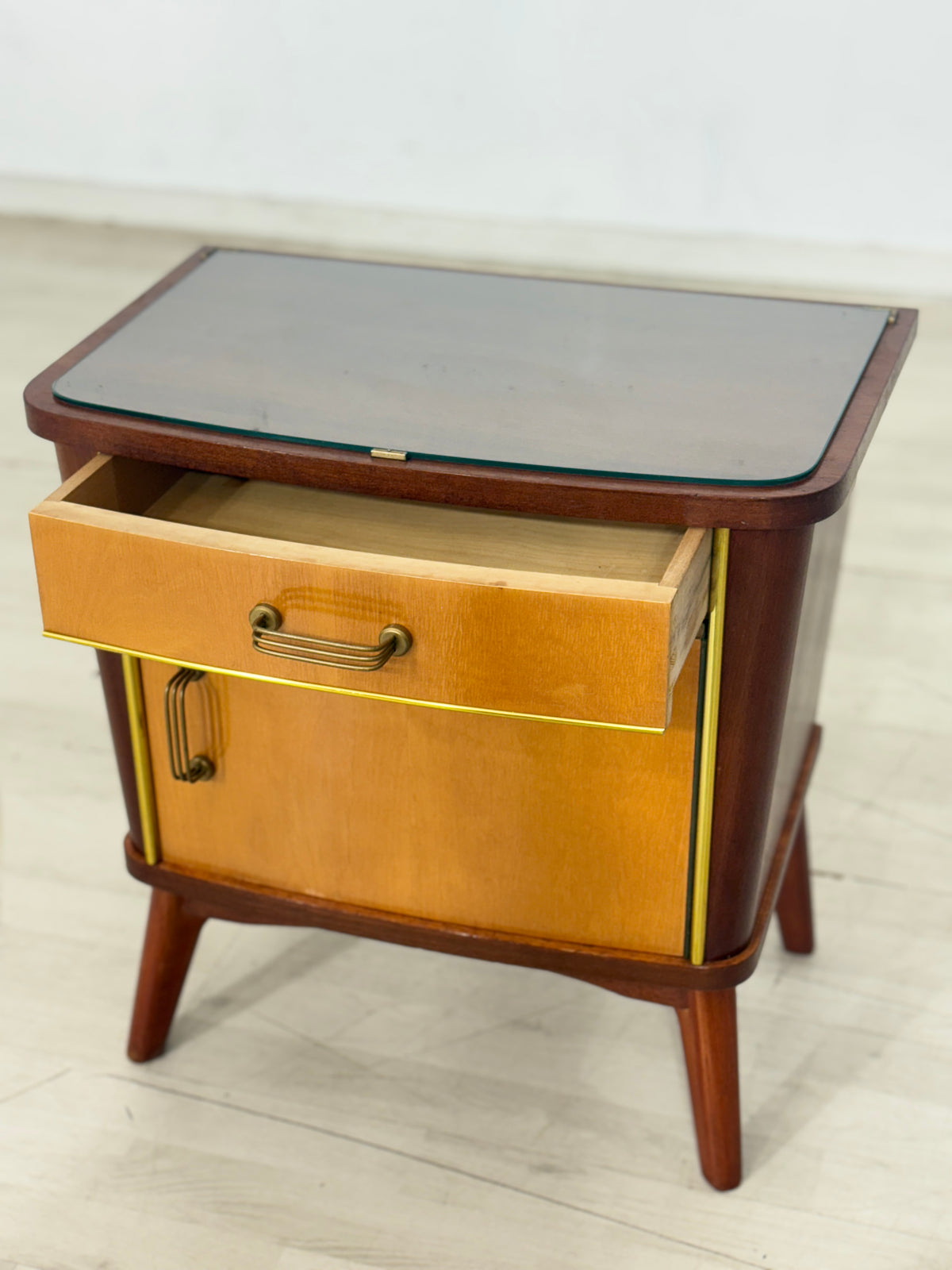 2er Set Vintage Nachttische / Nachtschränke – 60er Jahre