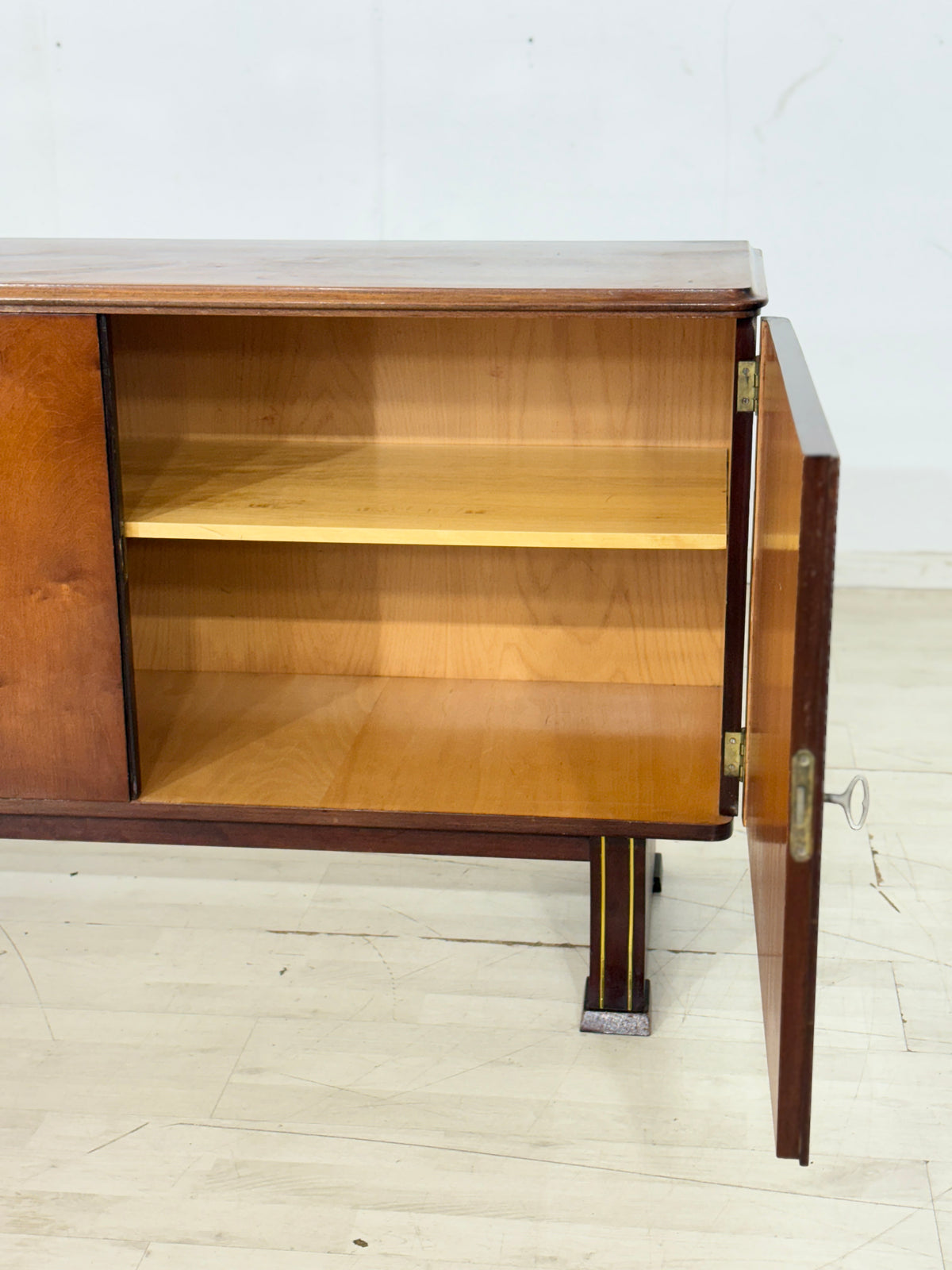 Mid Century Kommode / Sideboard / Wohnzimmerschrank