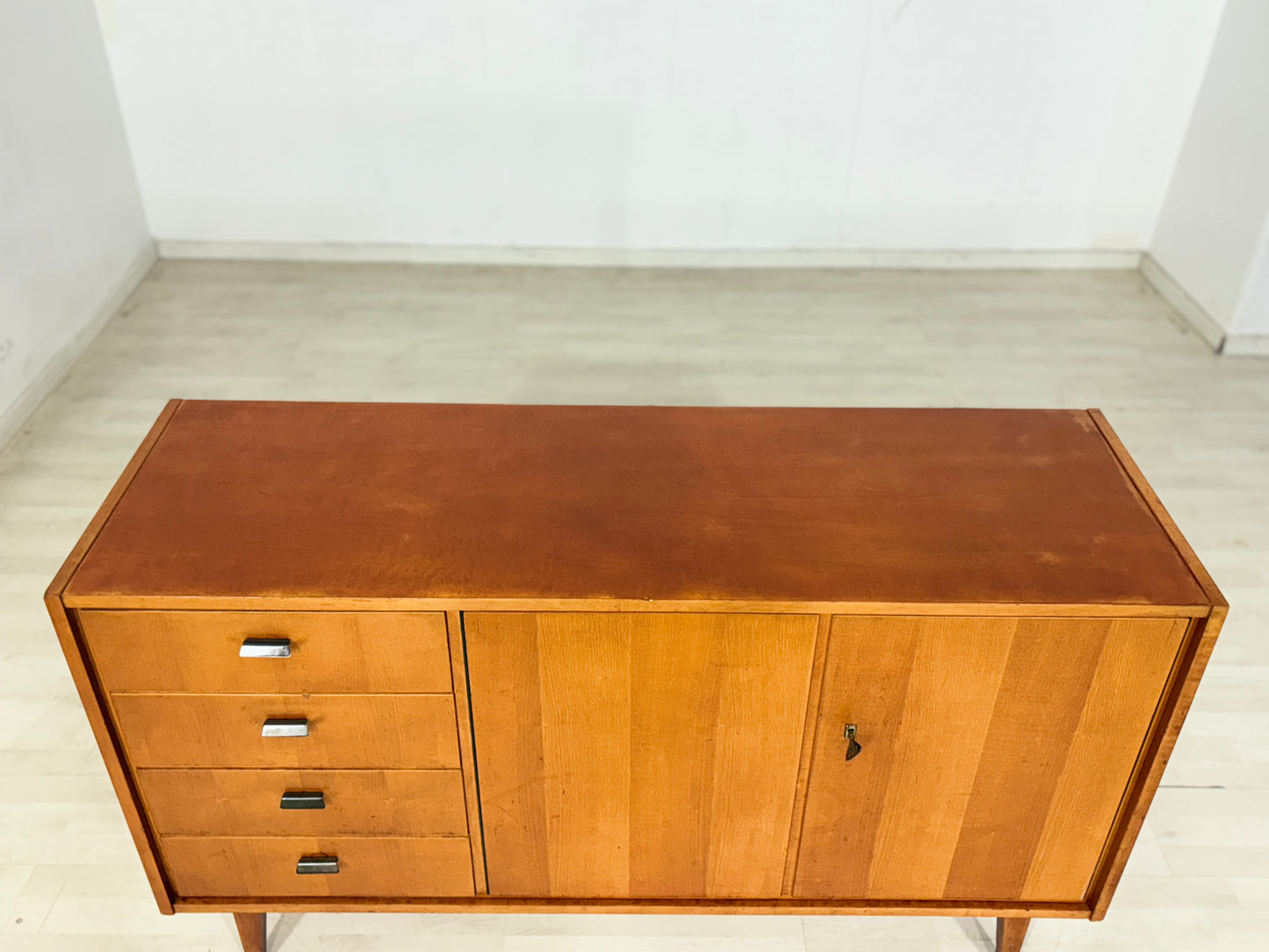 Schöner Vintage Sideboard / Kommode / Wohnzimmerschrank / Mid-Century Anrichte