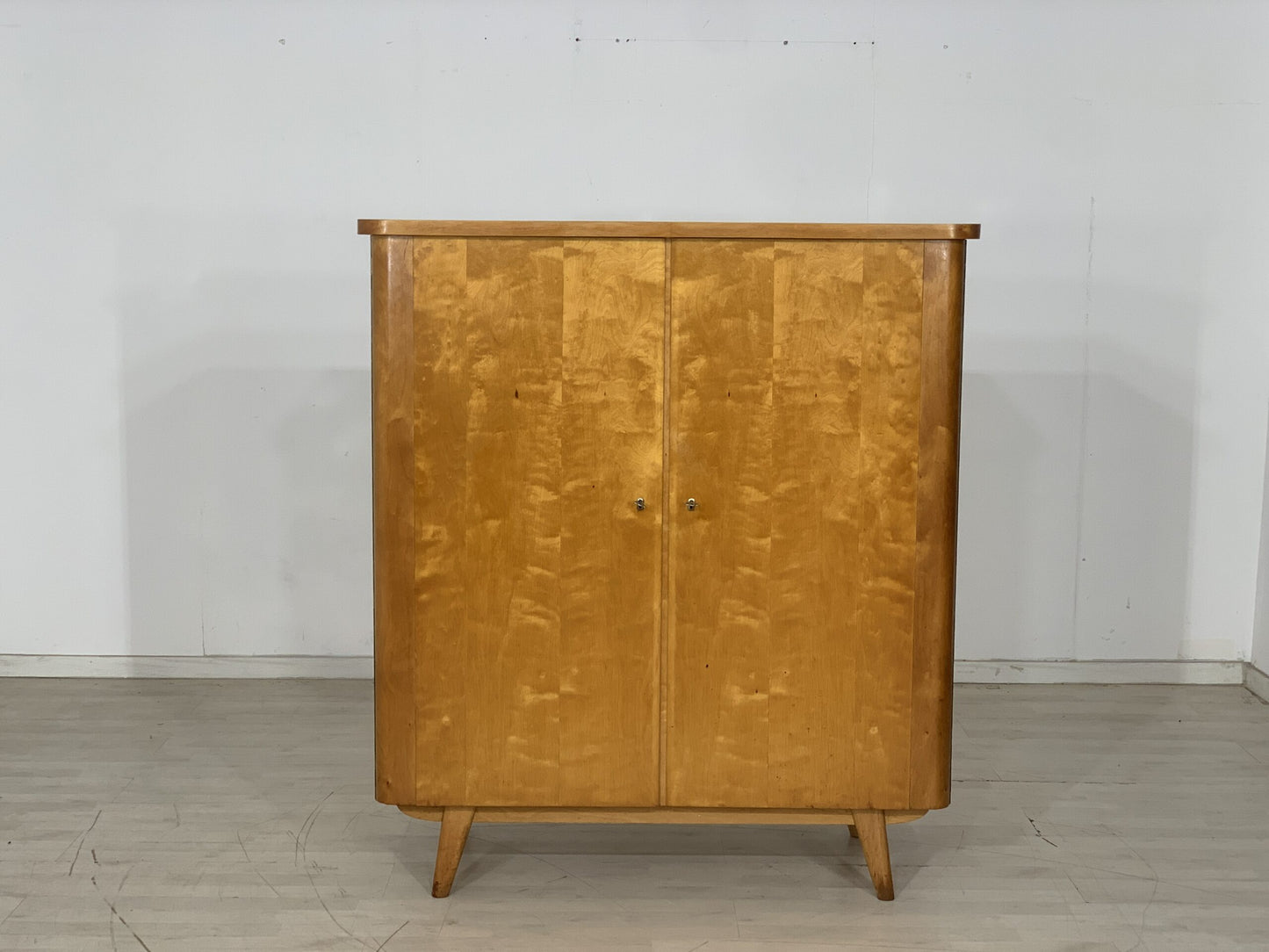 60s WARDROBE LINEN CABINET CABINET VINTAGE WARDROBE