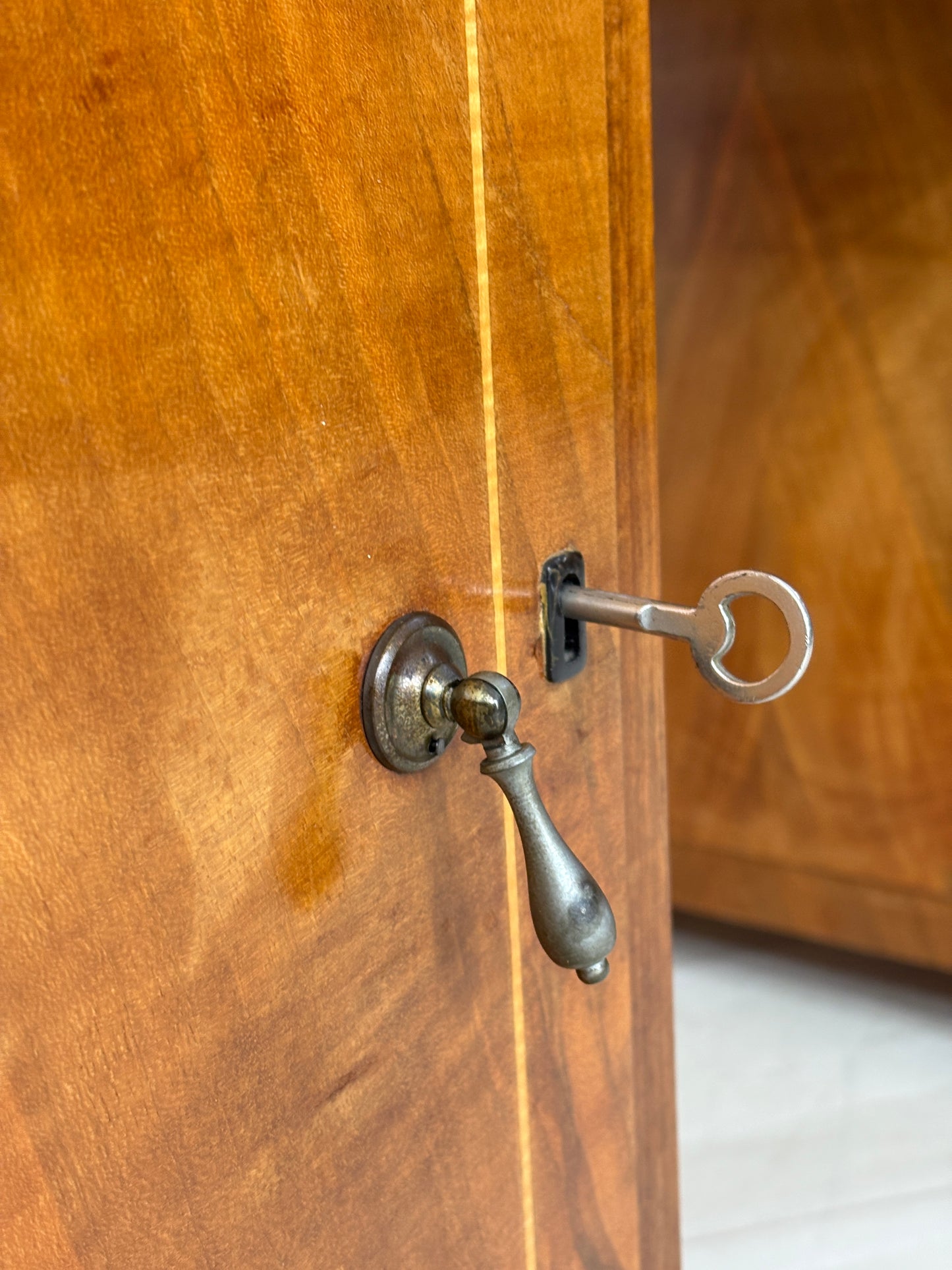 Schöner Art Deco Schreibtisch / Vintage Bürotisch / Arbeitstisch / Tisch