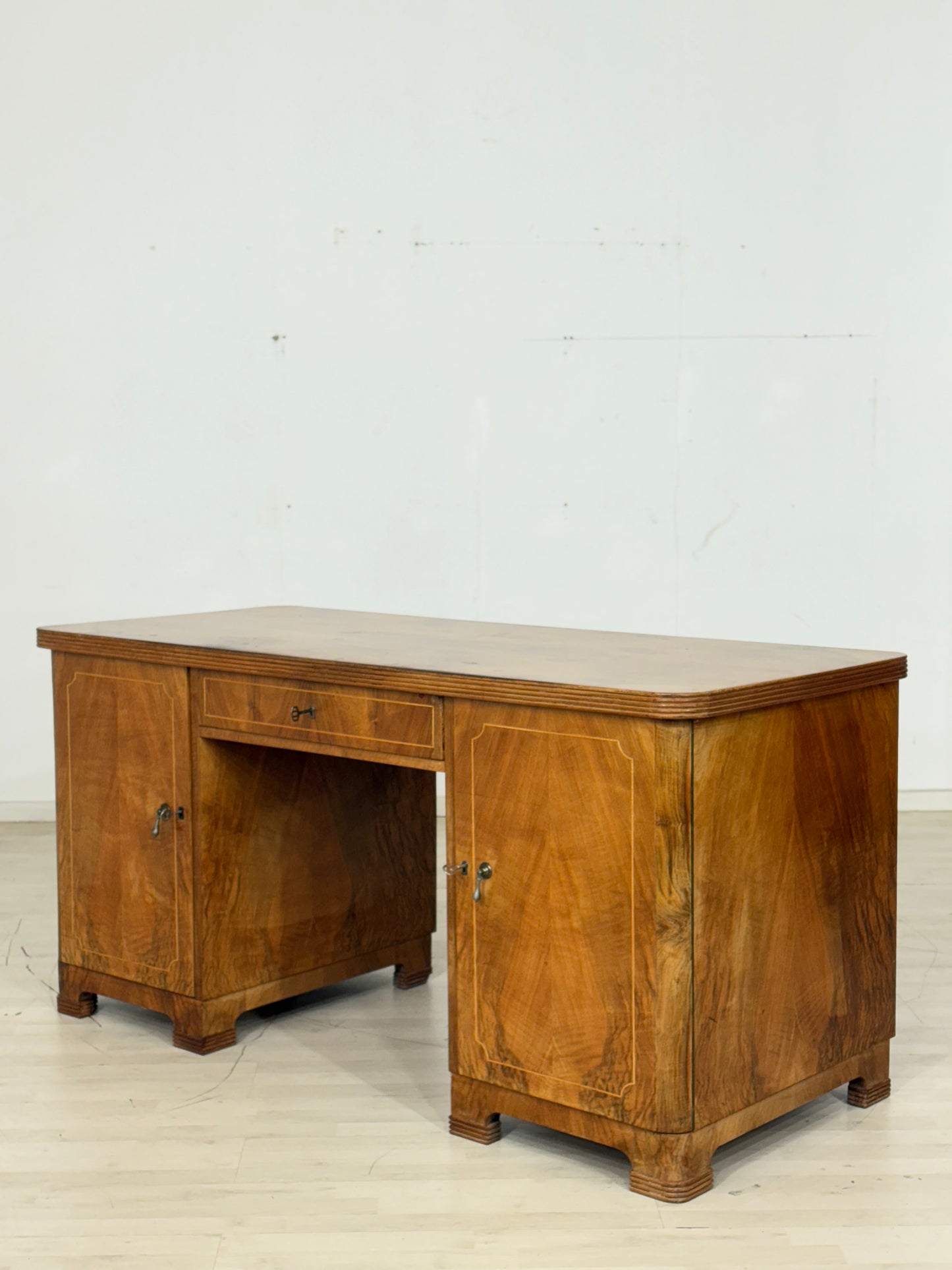 Schöner Art Deco Schreibtisch / Vintage Bürotisch / Arbeitstisch / Tisch