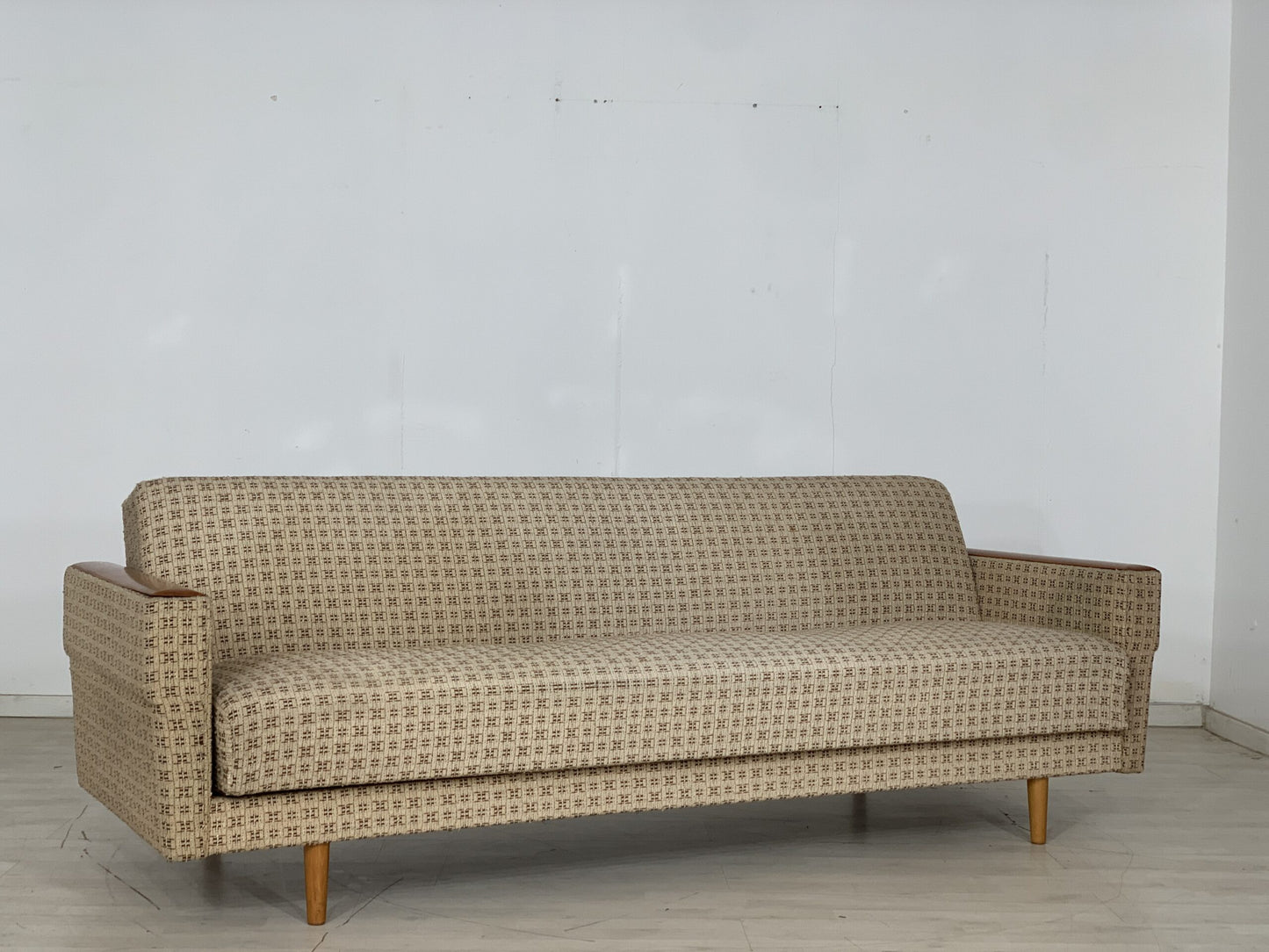 MID-CENTURY SOFA