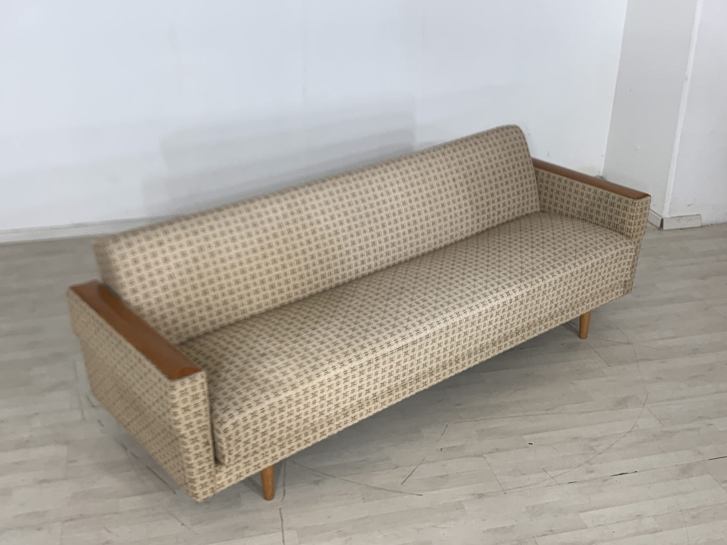 MID-CENTURY SOFA