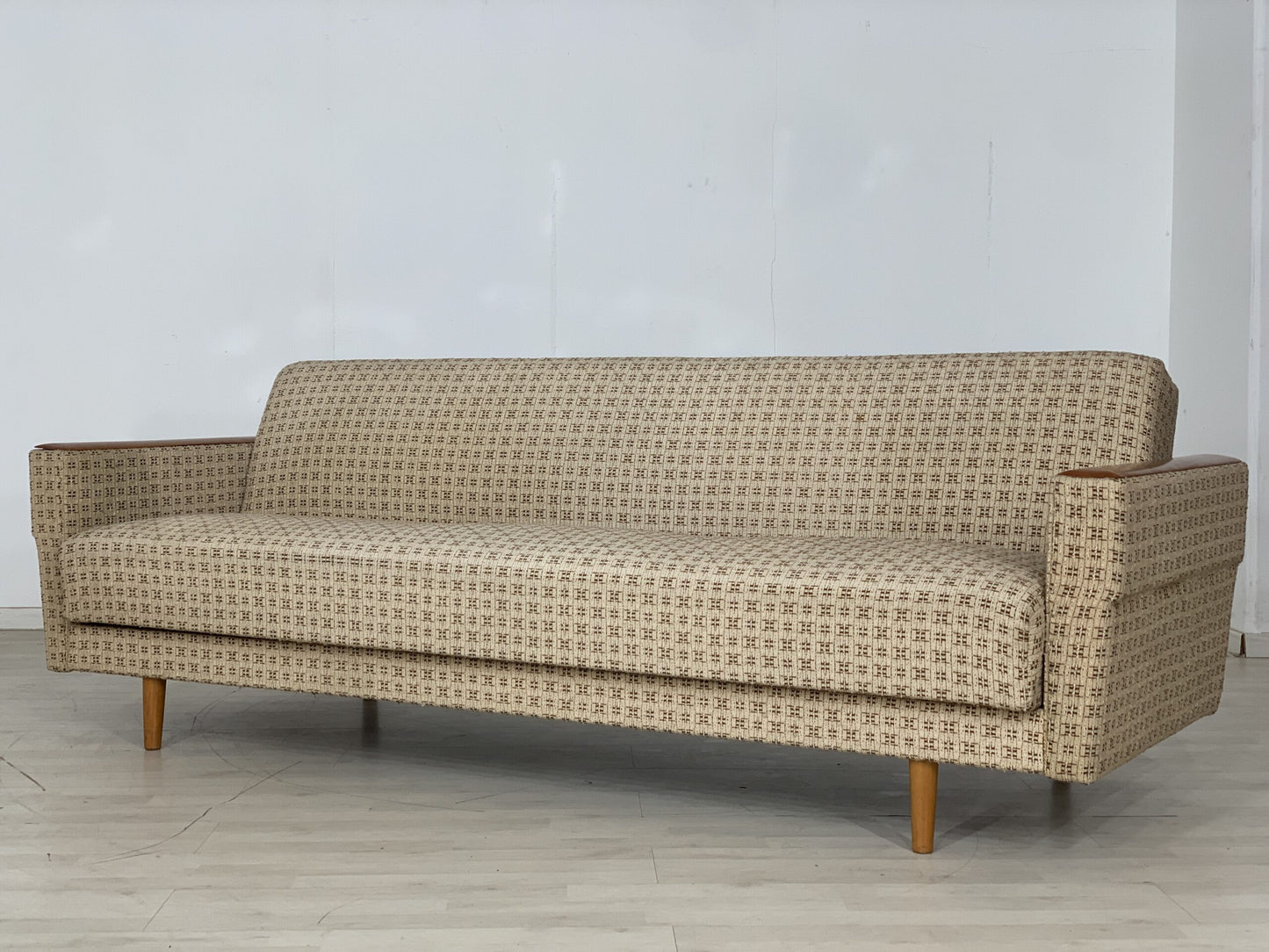 MID-CENTURY SOFA