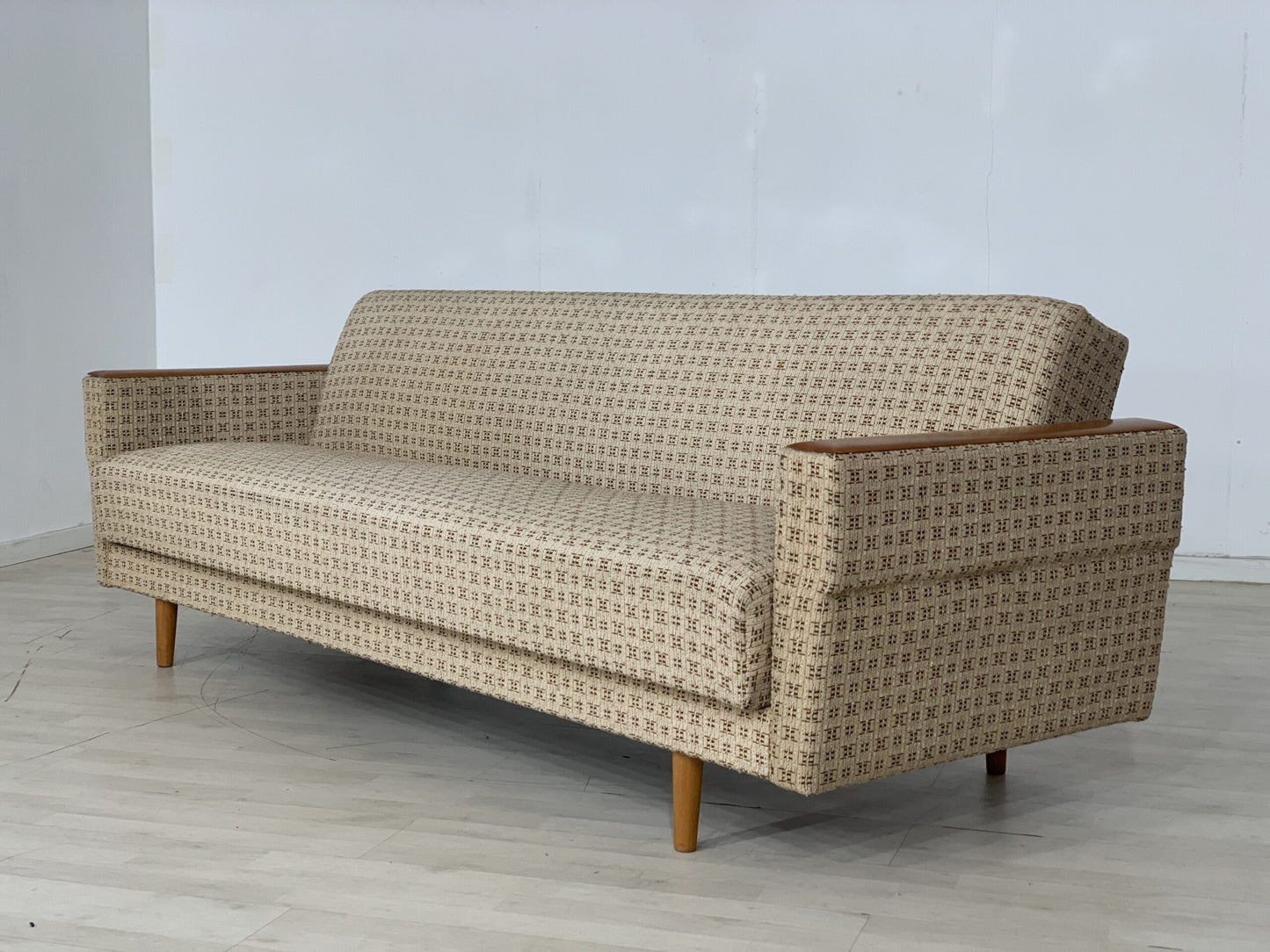 MID CENTURY SOFA COUCH SCHLAFCOUCH SCHLAFSOFA AUSZIEHBAR VINTAGE DAYBED