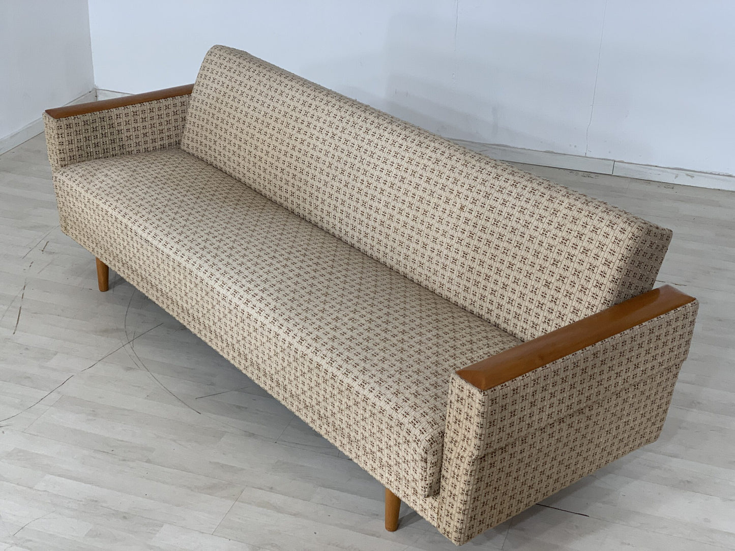 MID-CENTURY SOFA