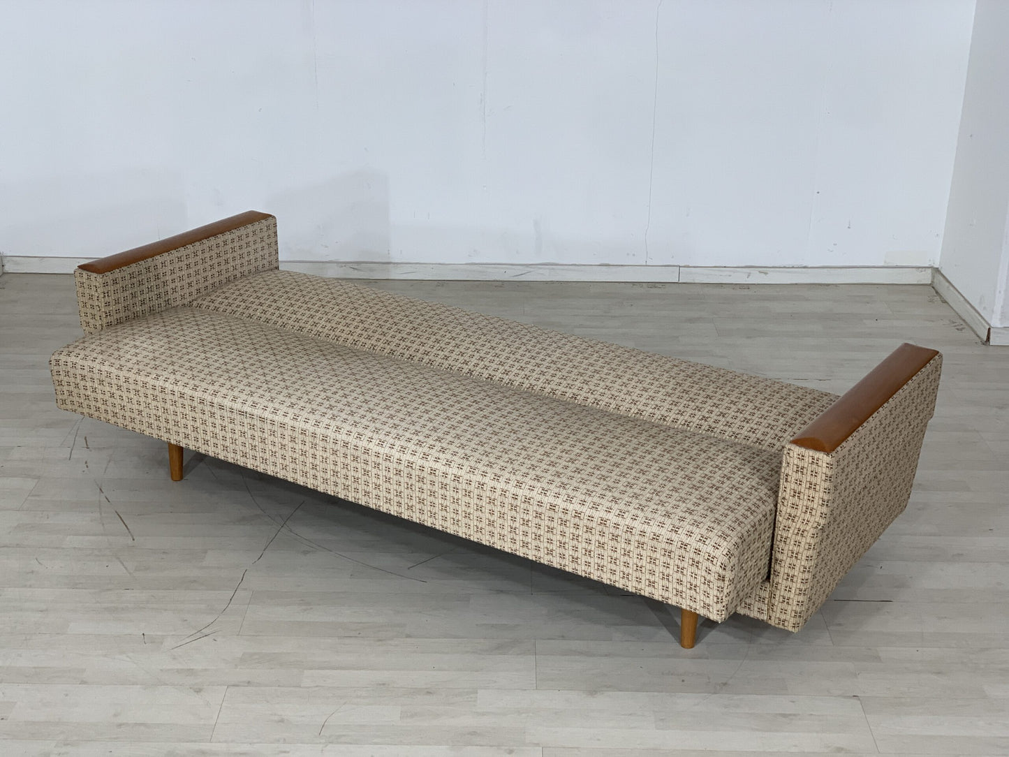 MID CENTURY SOFA COUCH SCHLAFCOUCH SCHLAFSOFA AUSZIEHBAR VINTAGE DAYBED