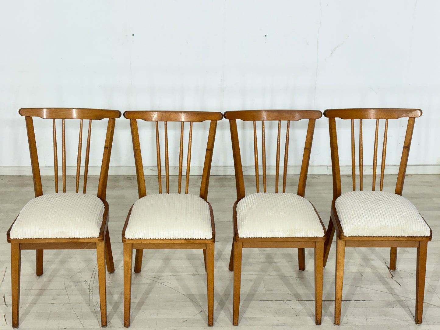 4x Mid-Century Stühle / Esszimmerstühle / Küchenstühle – Vintage 60er Jahre