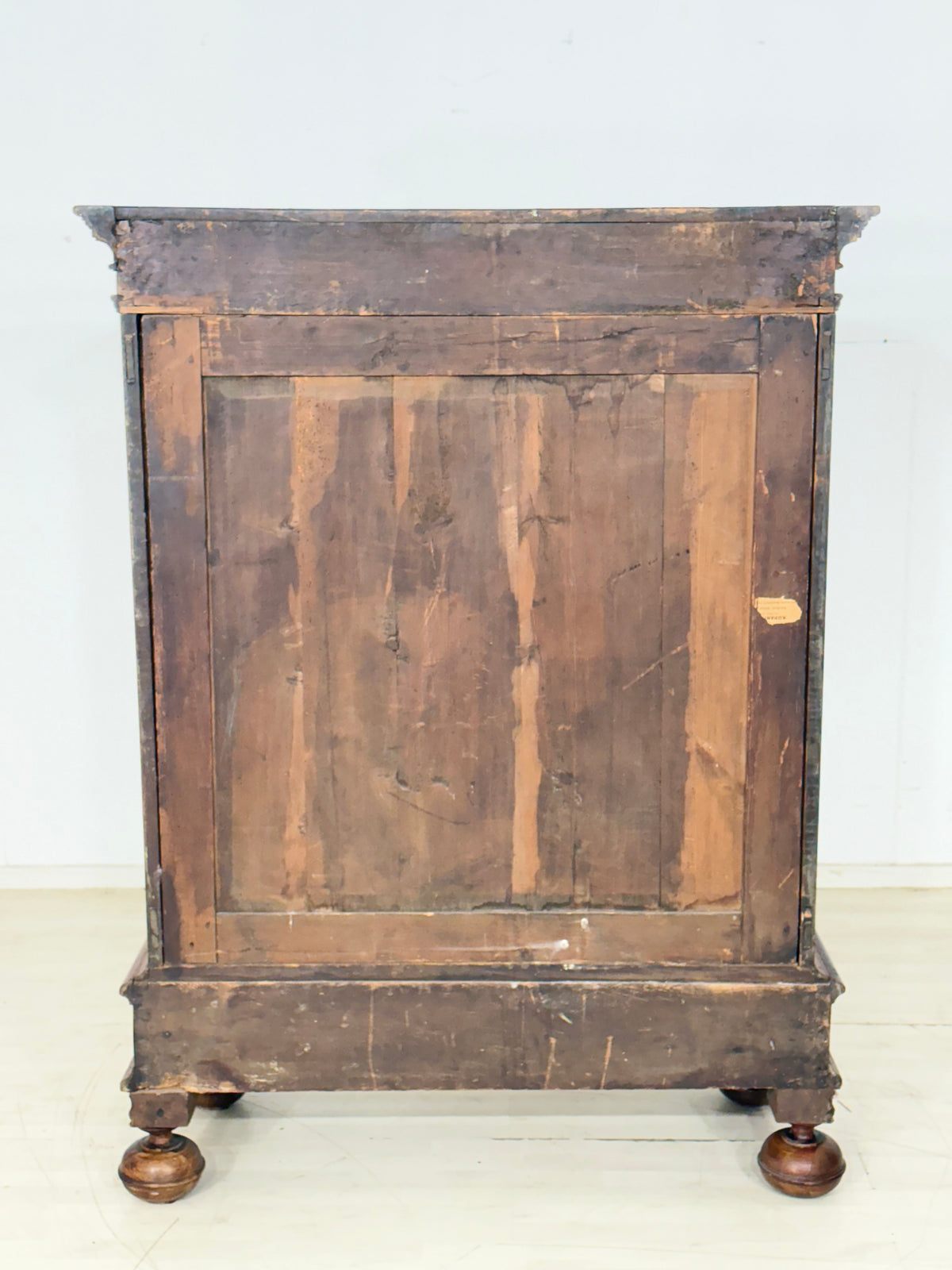 Antiker Barockschrank / Wäscheschrank / Kleiderschrank / Intarsienschrank