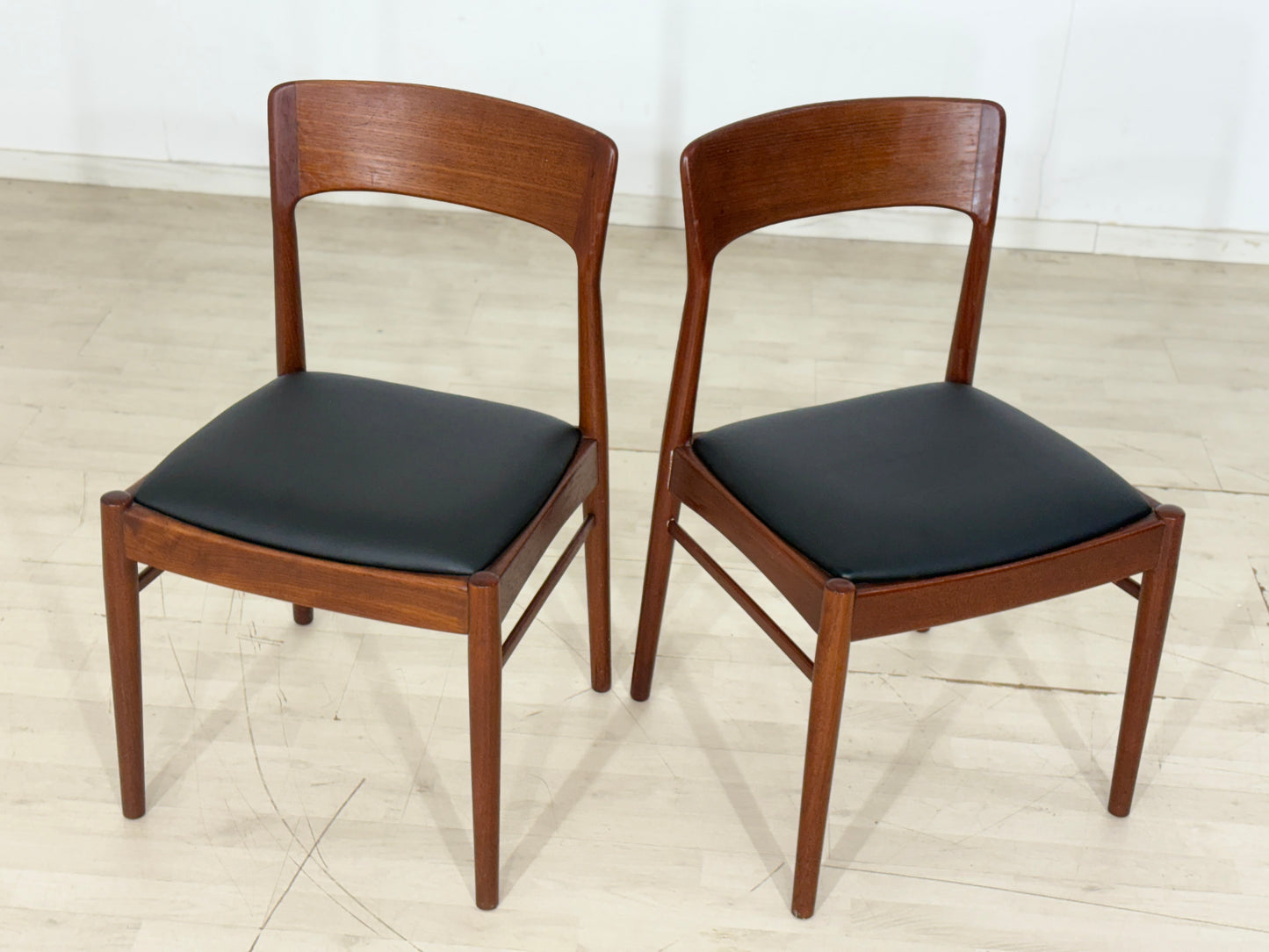 2x Henning Kjarnulf Stühle / Teak Esszimmerstühle / Vintage  Küchenstühle