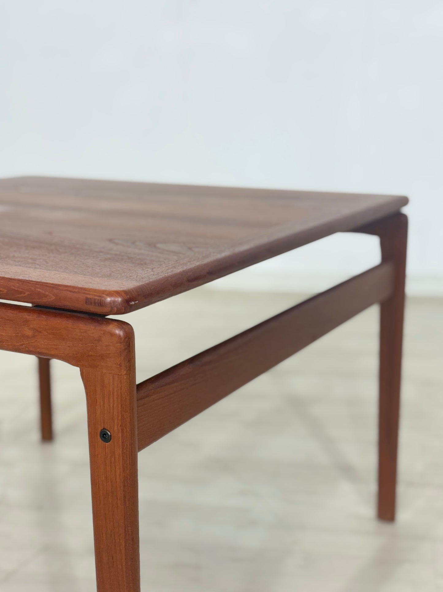 Schöner Vintage Couchtisch / Mid-Century Teak Couchtisch / Tisch / Wohnzimmertisch / Vintage Coffee Table
