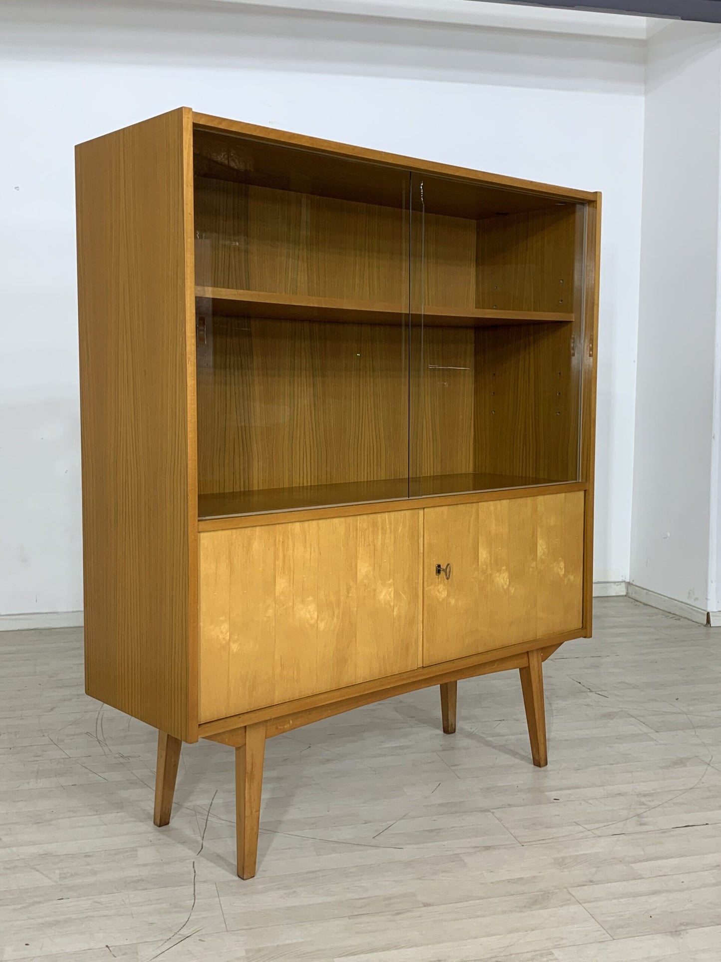 60er Jahre Anrichte Vitrine Wohnzimmerschrank Geschirrschrank Highboard