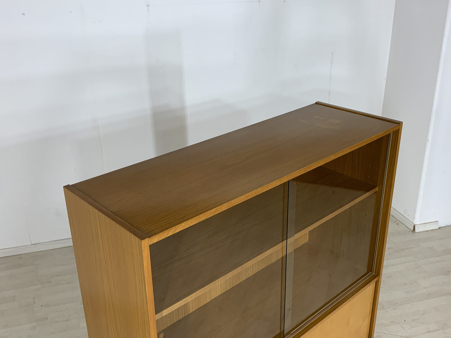 60er Jahre Anrichte Vitrine Wohnzimmerschrank Geschirrschrank Highboard