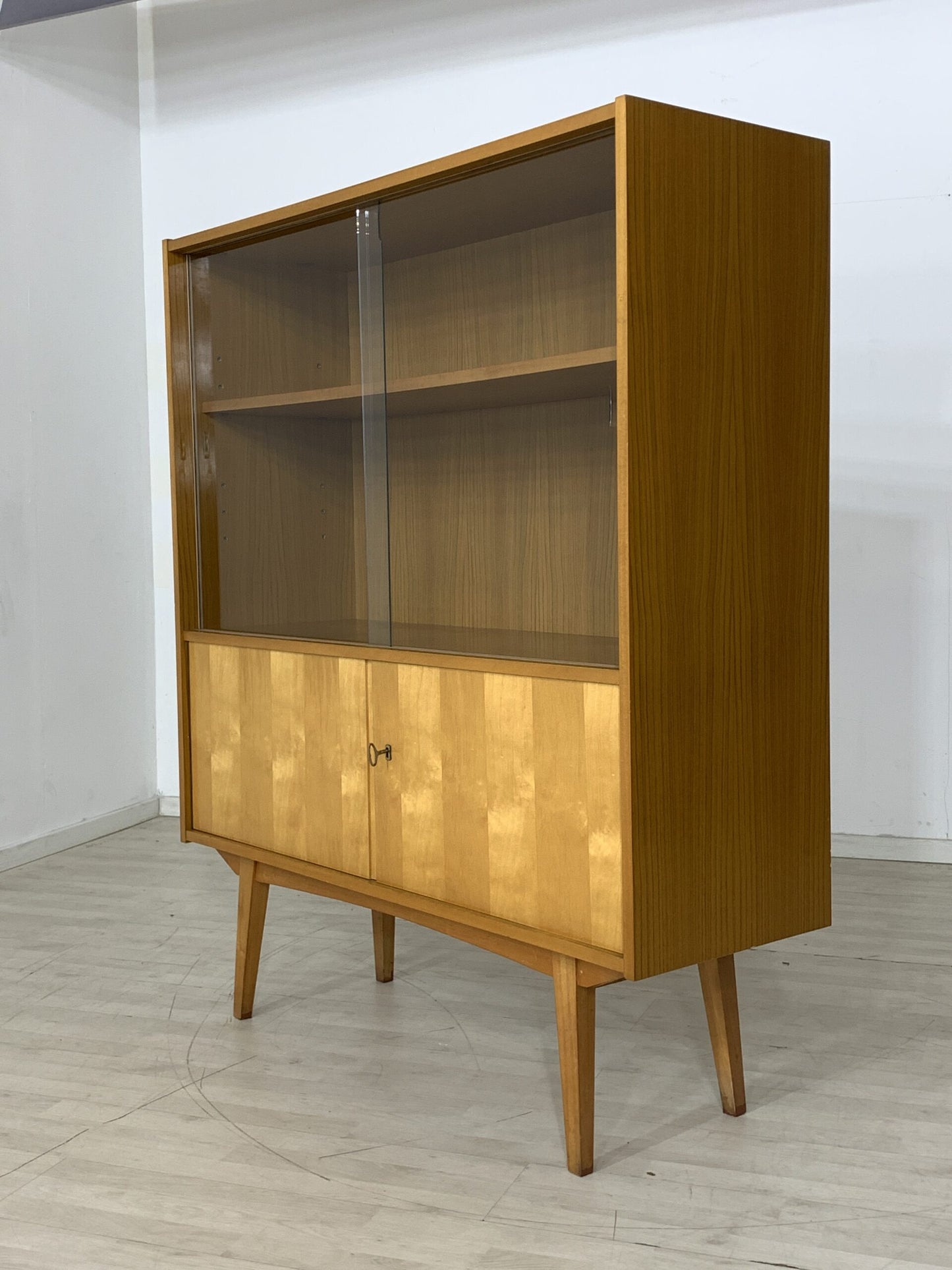 60er Jahre Anrichte Vitrine Wohnzimmerschrank Geschirrschrank Highboard