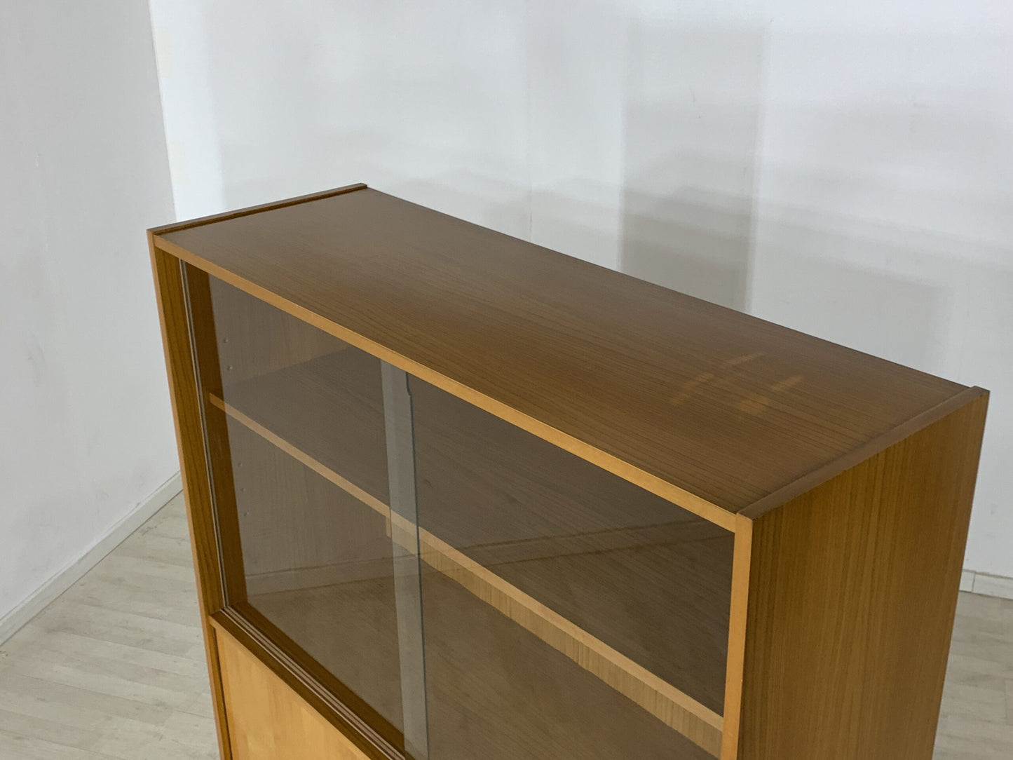 60er Jahre Anrichte Vitrine Wohnzimmerschrank Geschirrschrank Highboard